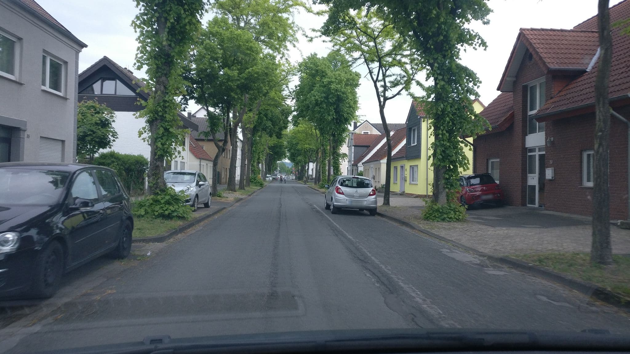 Street view near Zimmervermietung am Teutoburger Wald, Lage — © deusfigendi (CC BY-SA · Mapillary)