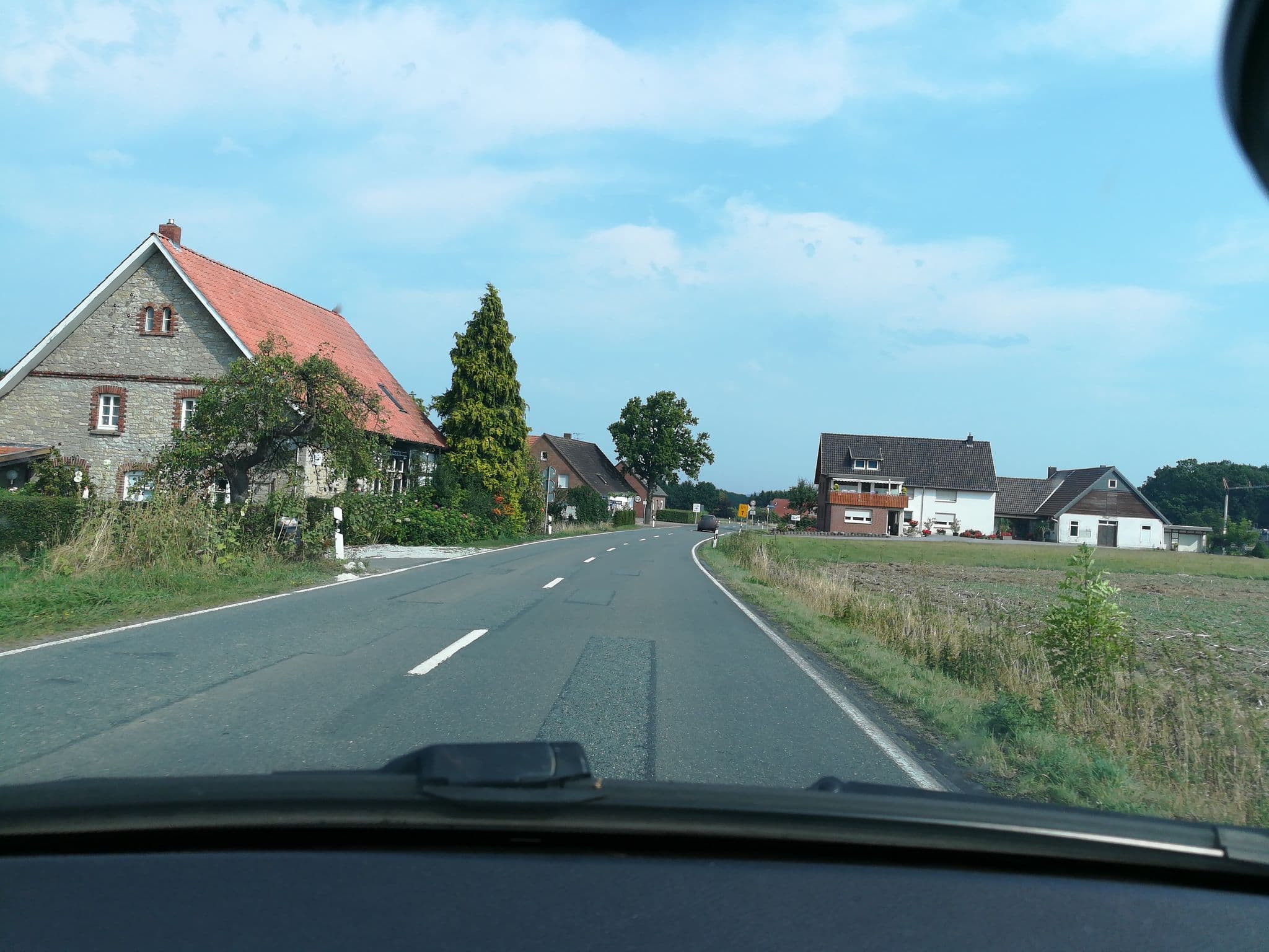 Street view near Gästehaus bei Veronica, Borgholzhausen — © thorstenh (CC BY-SA · Mapillary)