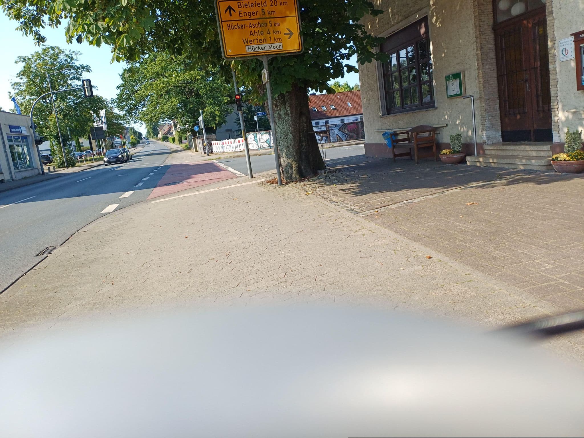 Street view near Kurt und Renate Erdbrügger, Bünde — © ThorstenHPunkt (CC BY-SA · Mapillary)