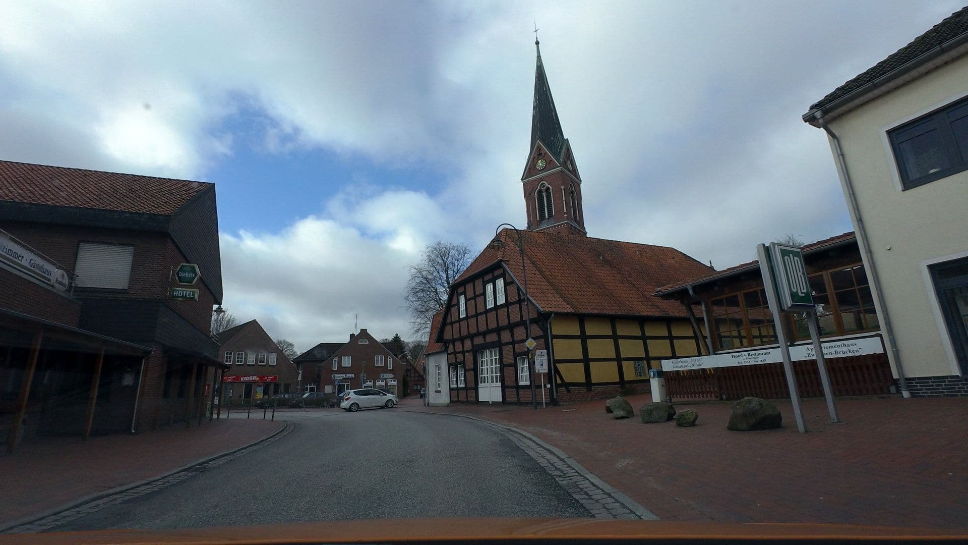 Street view near Hotel-Restaurant Familie Klostermann, Goldenstedt — © moenk (CC BY-SA · Mapillary)