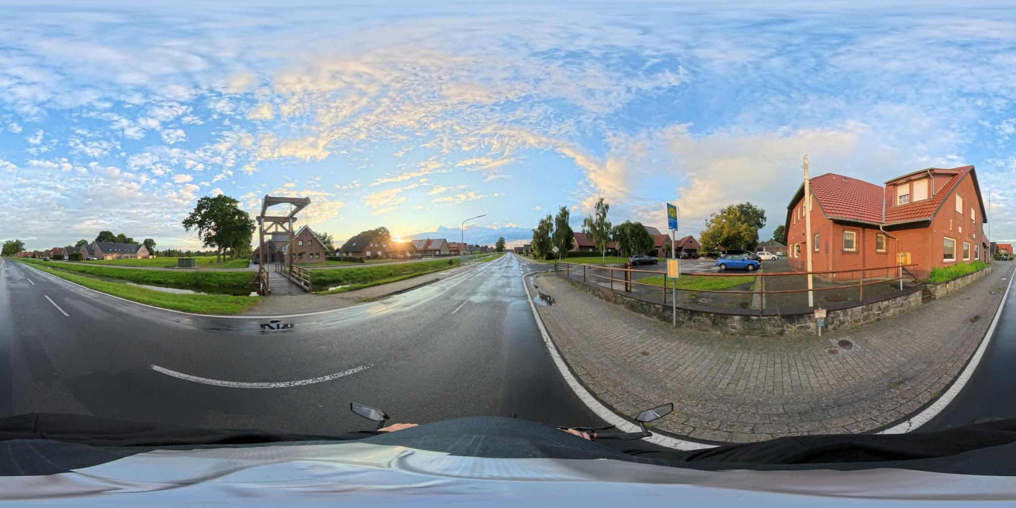 Street view near Hotel Bobenend, Papenburg — © Emsland-Ostfriesland360View (CC BY-SA · Mapillary)