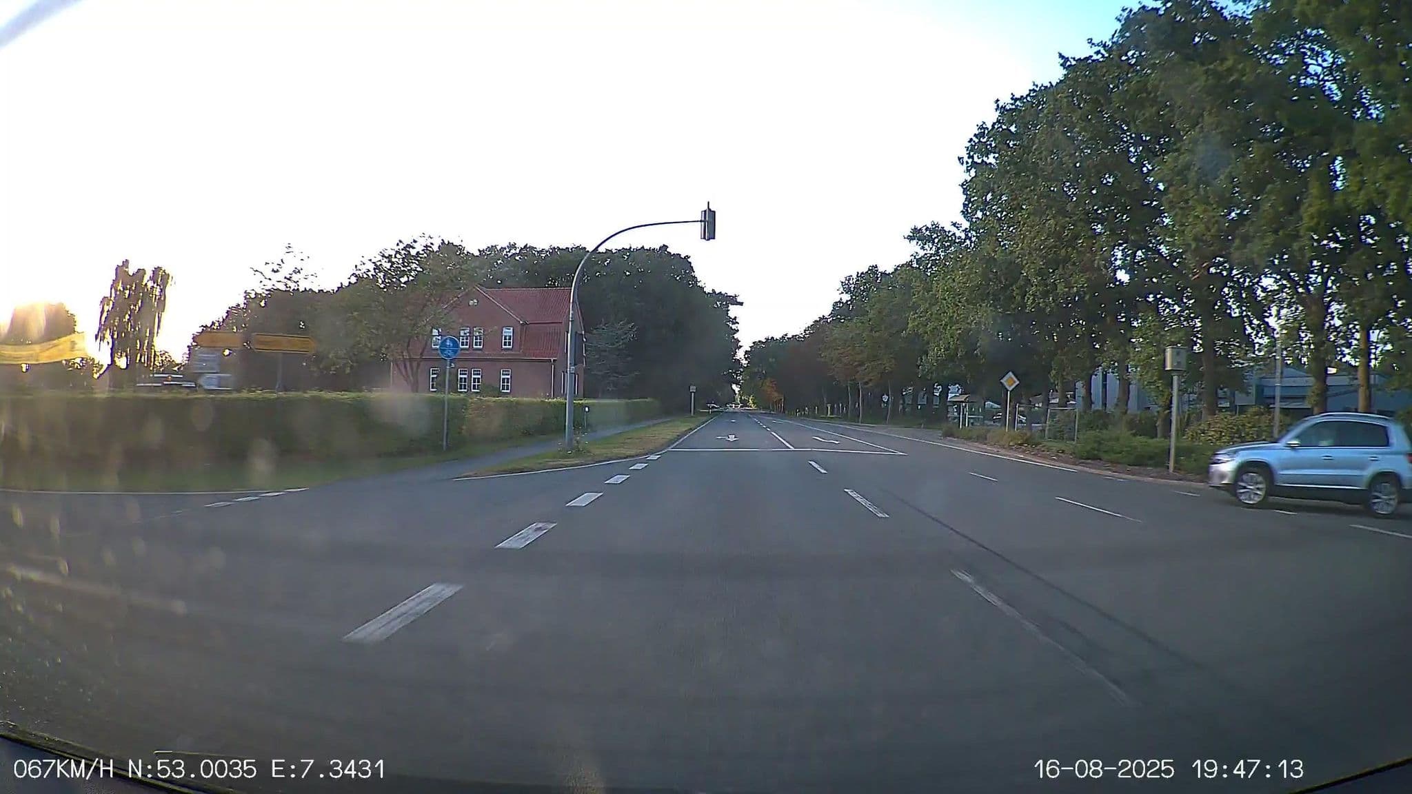 Street view near Gasthaus Mammes, Heede — © heetENkoel (CC BY-SA · Mapillary)