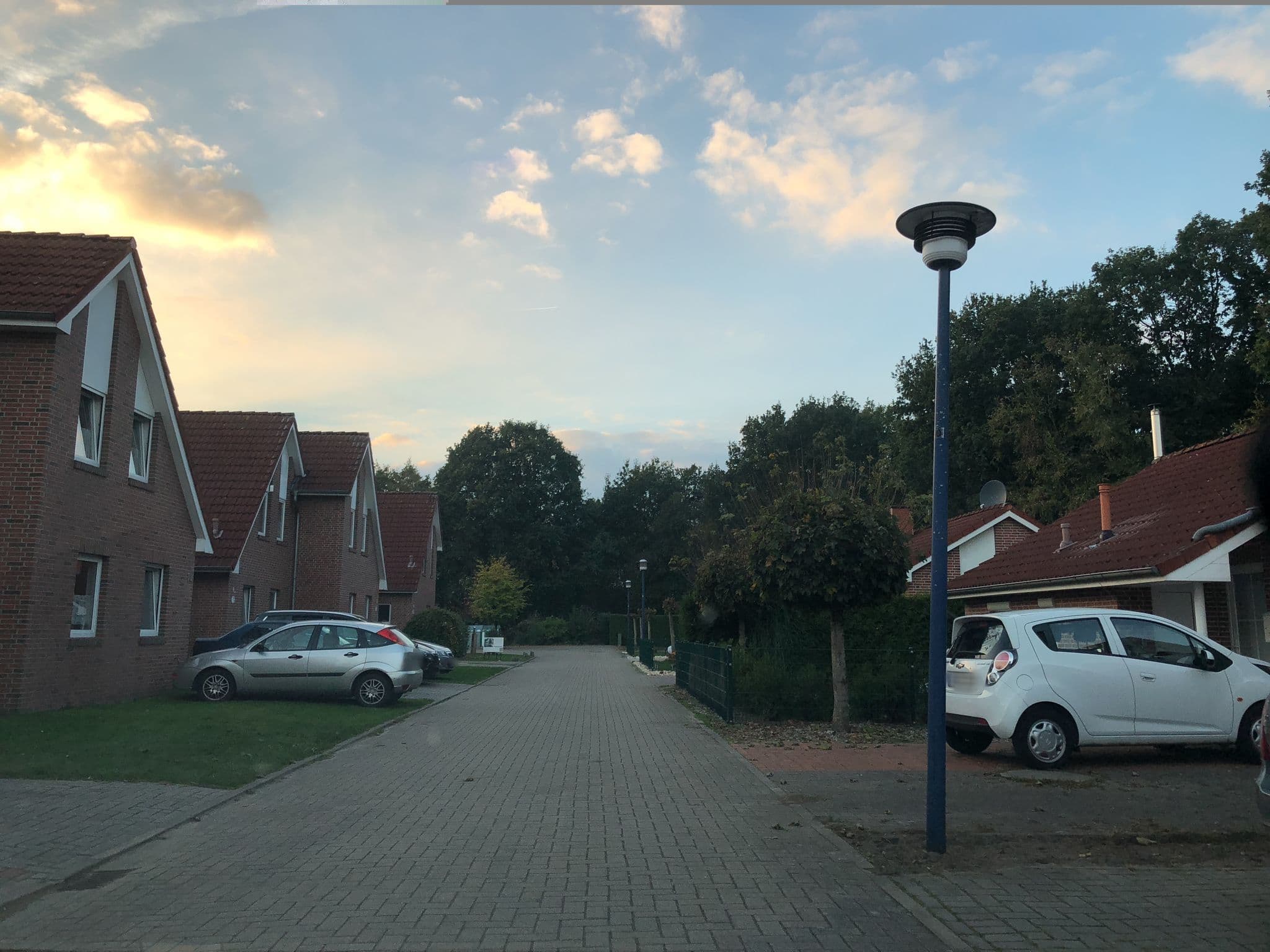 Street view near Ferienhaus-Butterblume, Papenburg — © hendel (CC BY-SA · Mapillary)