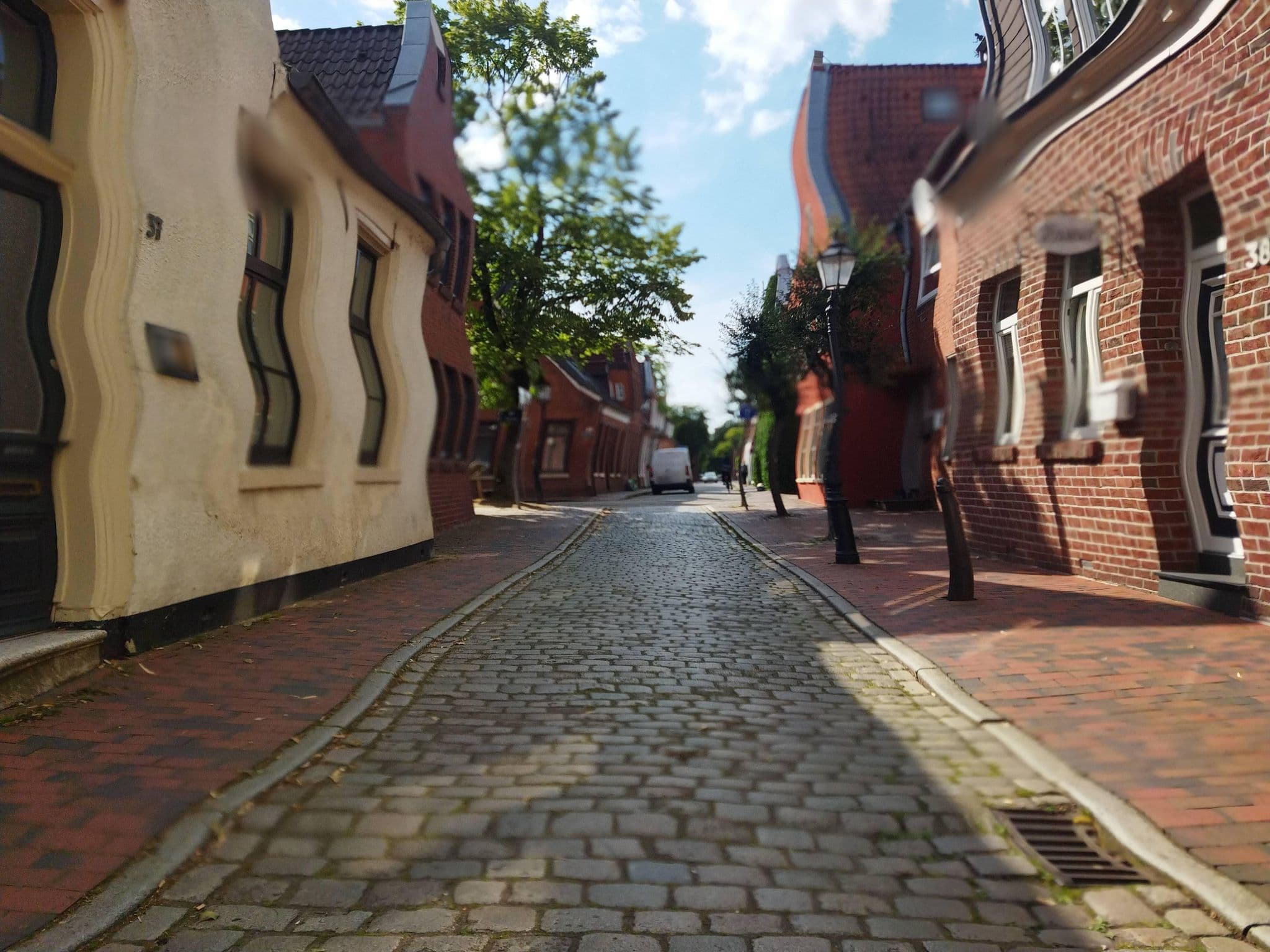 Street view near Ferienwohnungen Meerwiefke, Leer — © changchun1 (CC BY-SA · Mapillary)