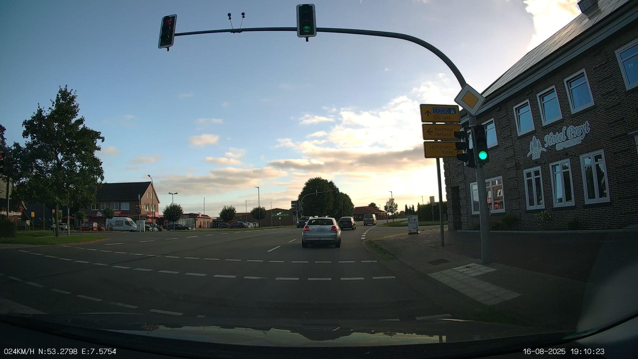 Street view near Hotel Preyt, Holtland — © heetENkoel (CC BY-SA · Mapillary)
