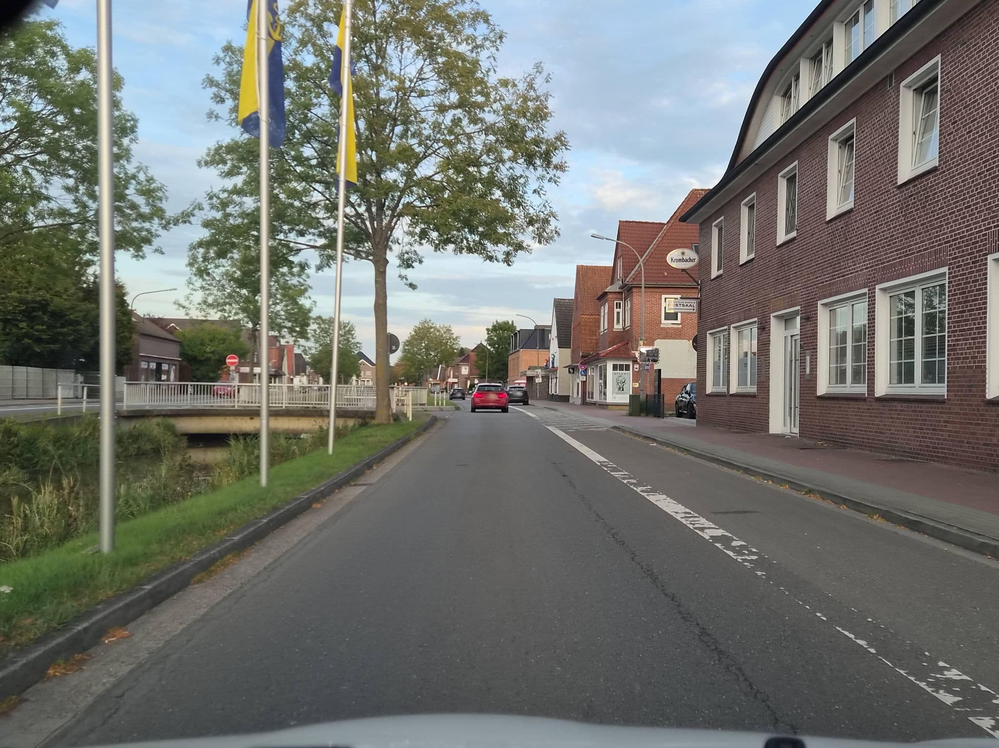 Street view near Nanninga, Ostrhauderfehn — © hotteliene (CC BY-SA · Mapillary)