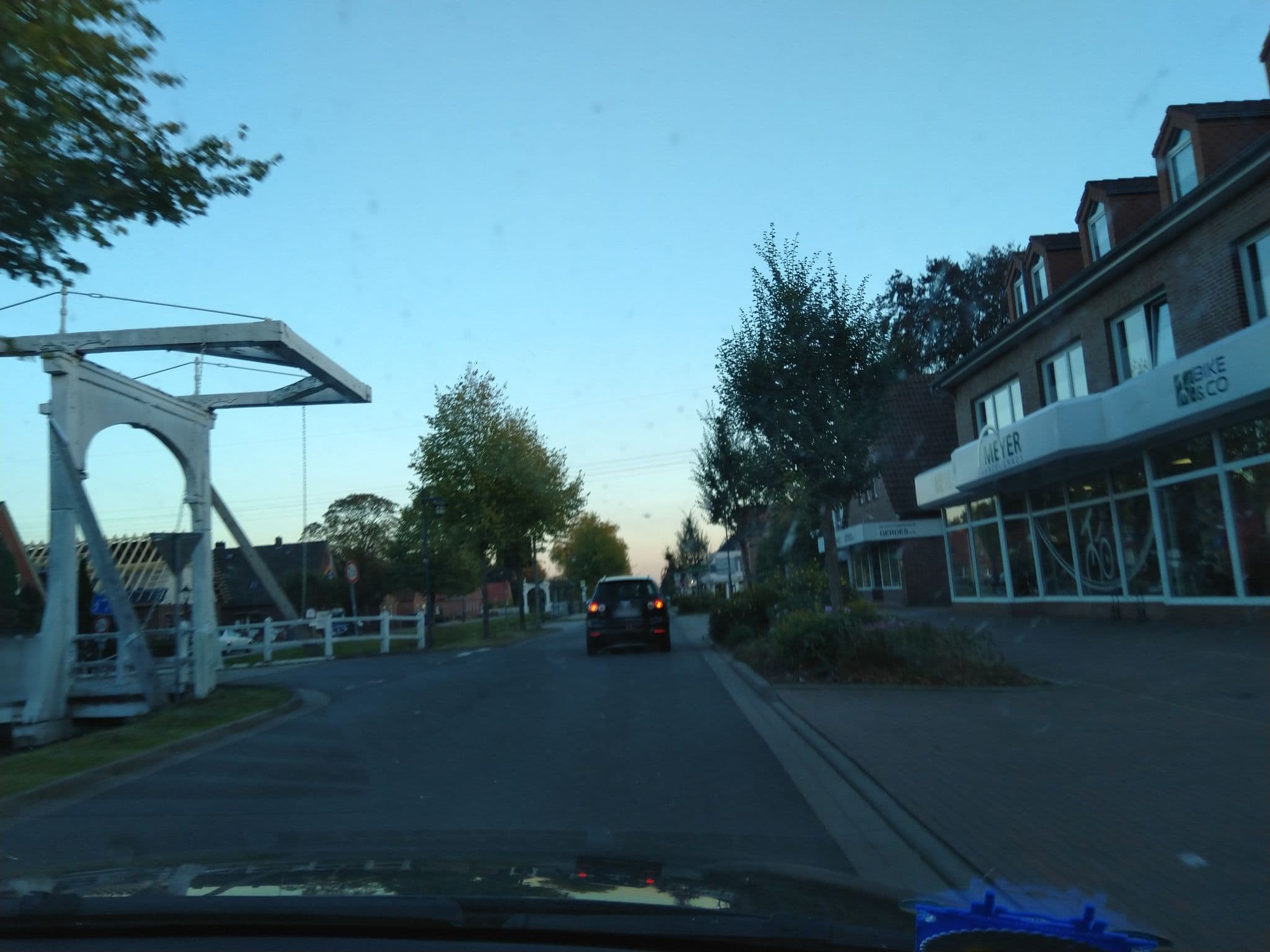 Street view near Alt Papenburg, Papenburg — © robinvdlinde (CC BY-SA · Mapillary)