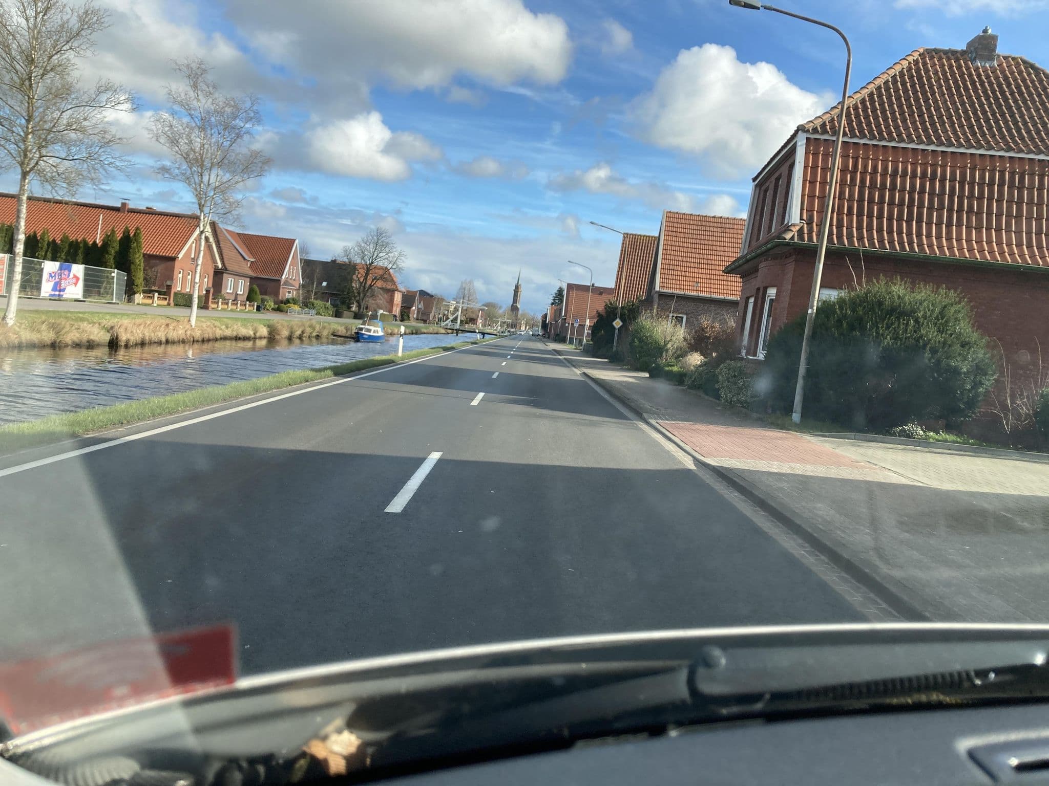 Street view near Achterhuus, Ostrhauderfehn — © klaas130 (CC BY-SA · Mapillary)