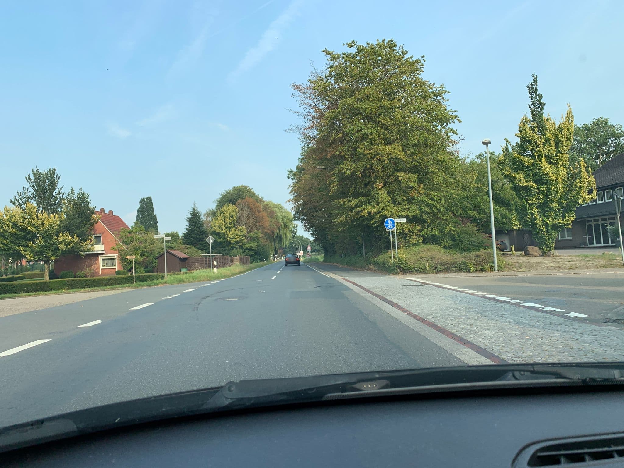 Street view near Hotel Am Deich, Apen — © deleted_user (CC BY-SA · Mapillary)