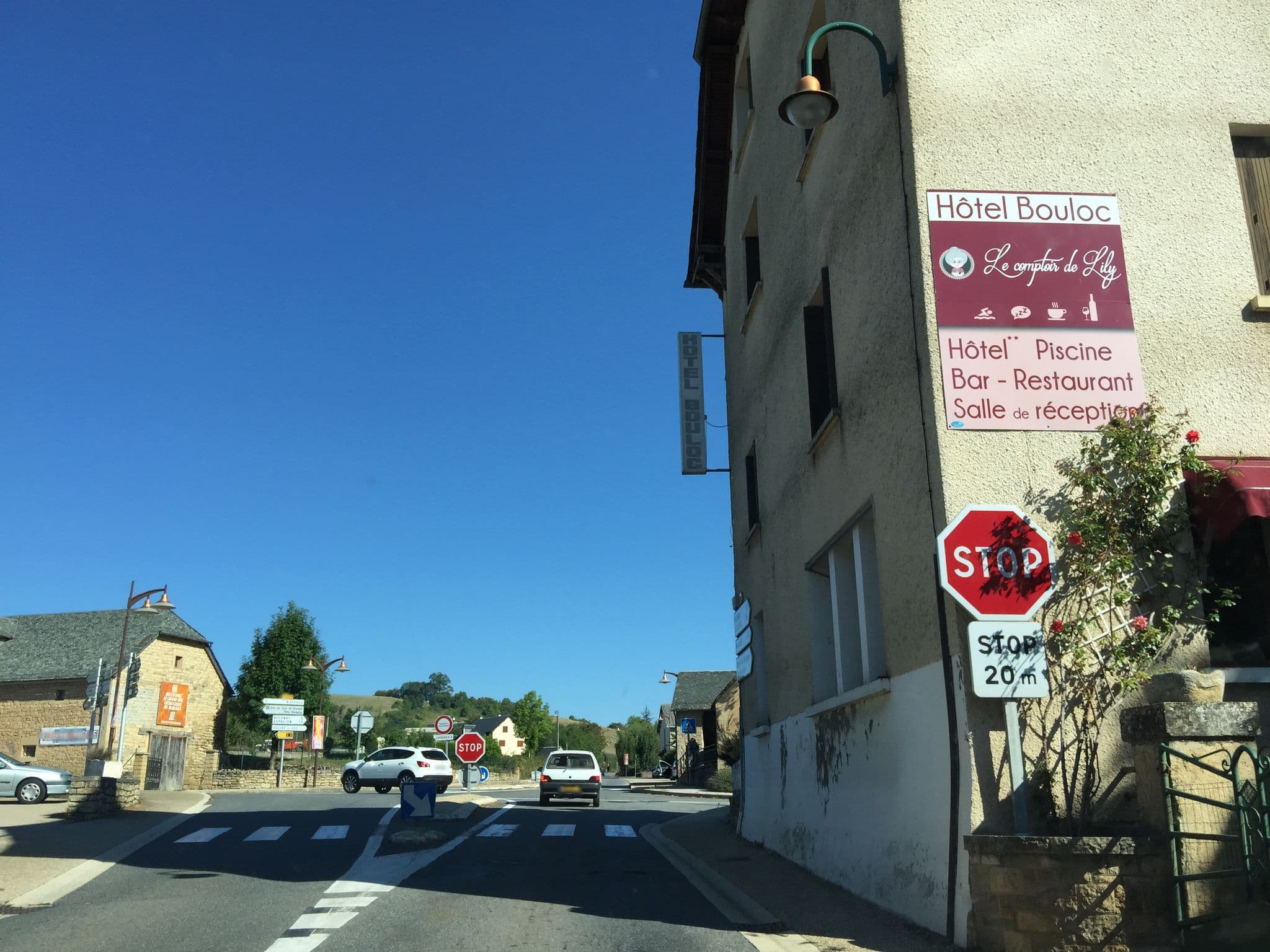 Street view near Hôtel Bouloc, Bozouls — © geraldchatagnon (CC BY-SA · Mapillary)