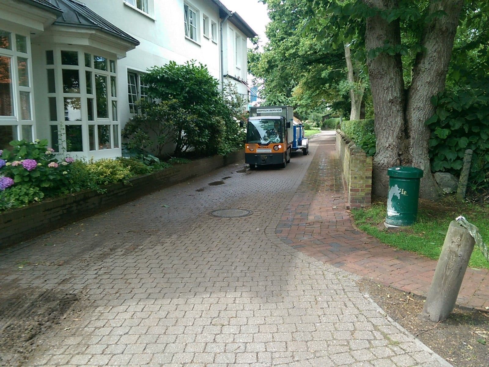 Street view near Georg Germis Hotel 'Inselfriede' GmbH & Co, Neuharlingersiel — © flohoff (CC BY-SA · Mapillary)
