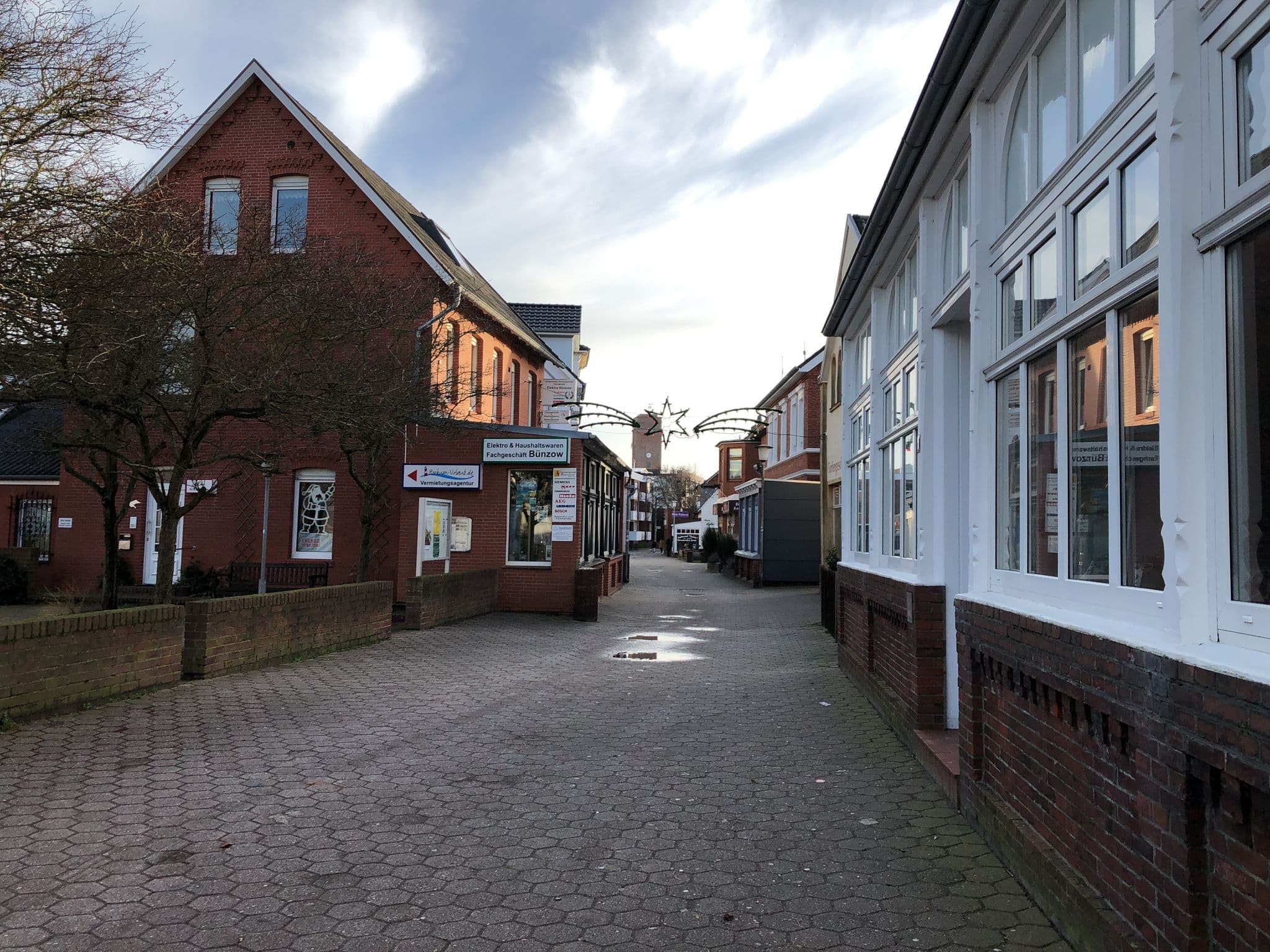Street view near Akkermann Hildegard, Pension Haus Spinnrad, Borkum — © multimaze (CC BY-SA · Mapillary)