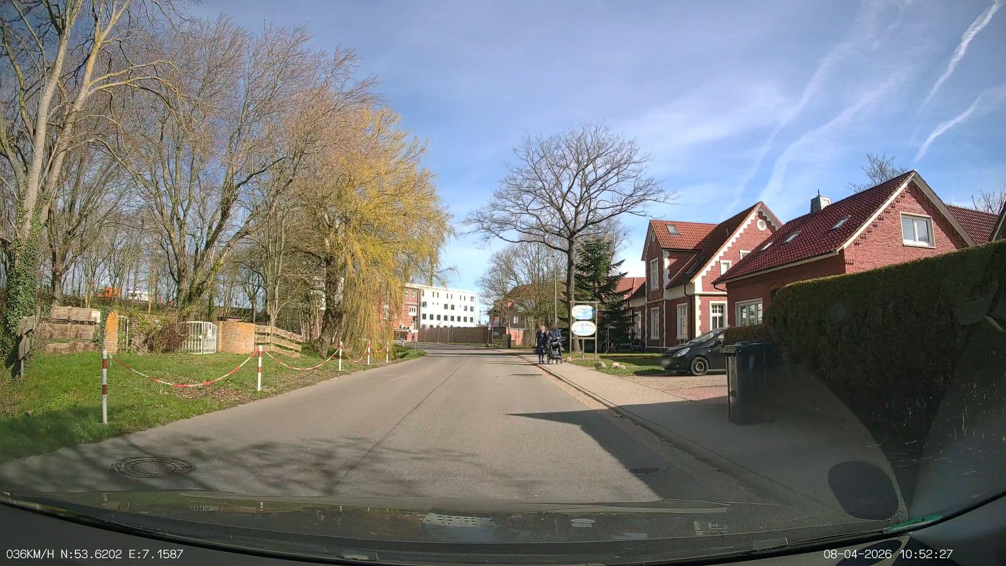 Street view near Ferienwohnungen Robbie, Norddeich — © heetENkoel (CC BY-SA · Mapillary)
