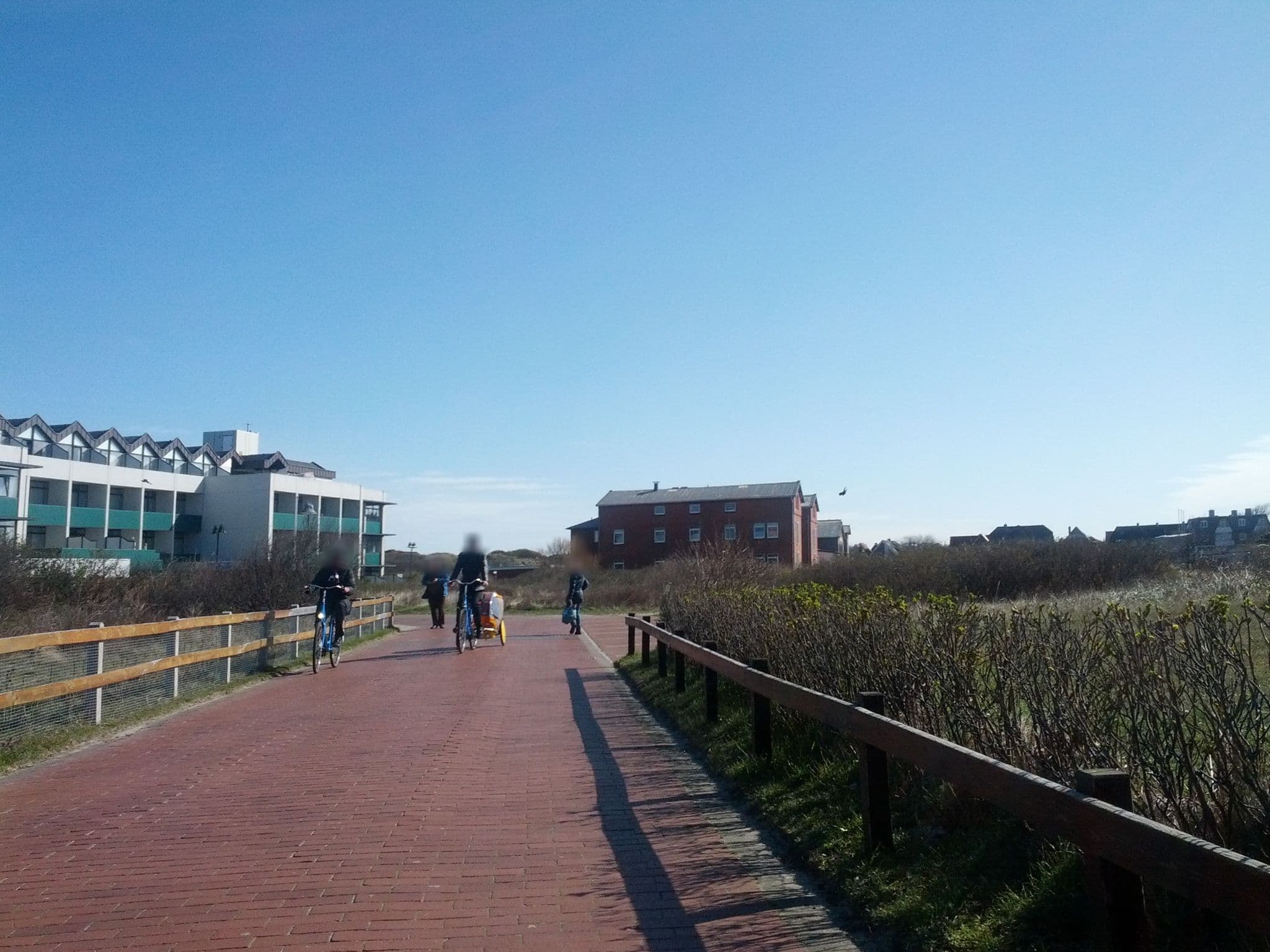 Street view near Strandhotel Sandburg GmbH, Langeoog — © zoegglmeyr (CC BY-SA · Mapillary)