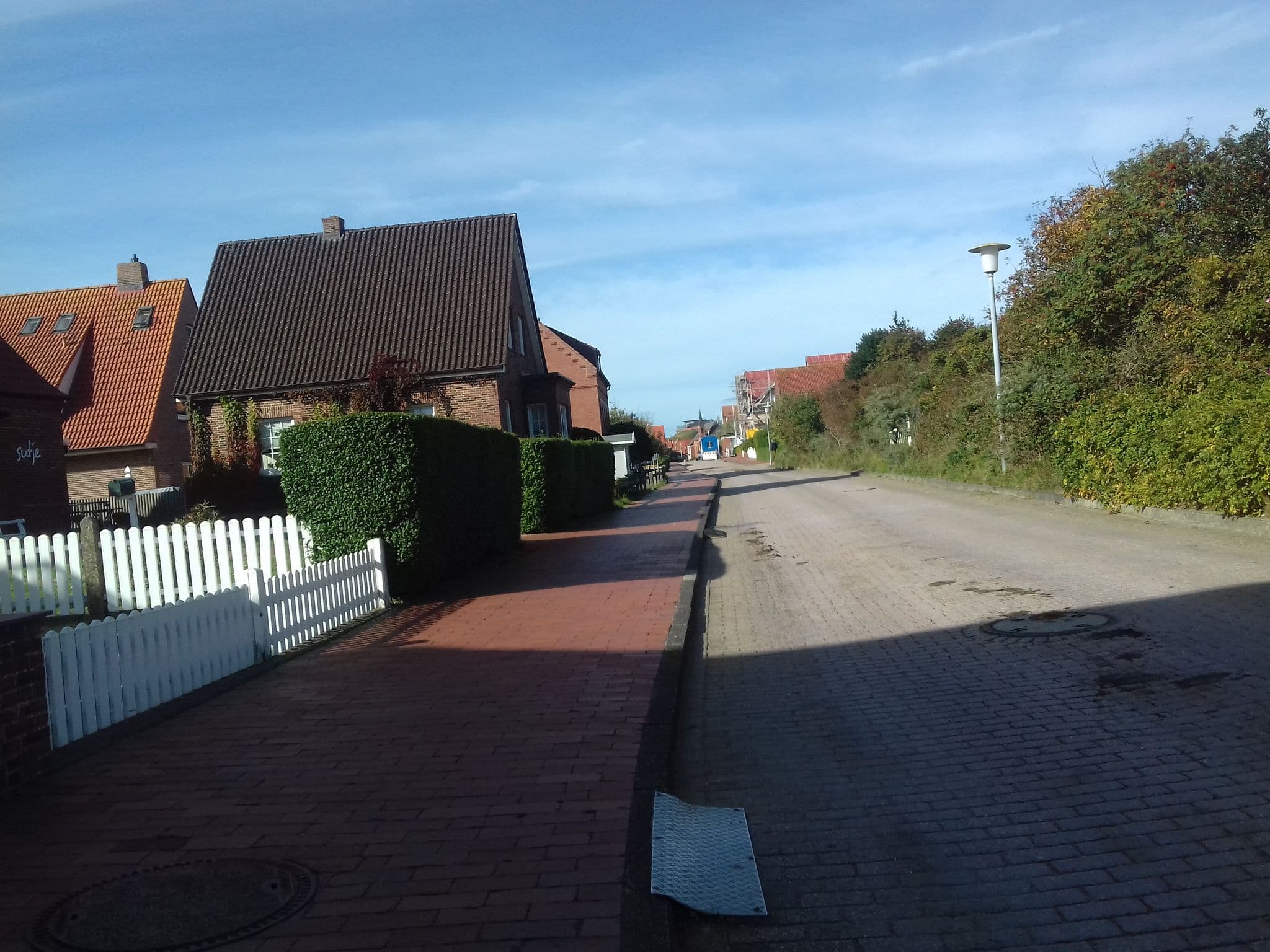 Street view near Dat lüttje Hus, Juist — © laika (CC BY-SA · Mapillary)