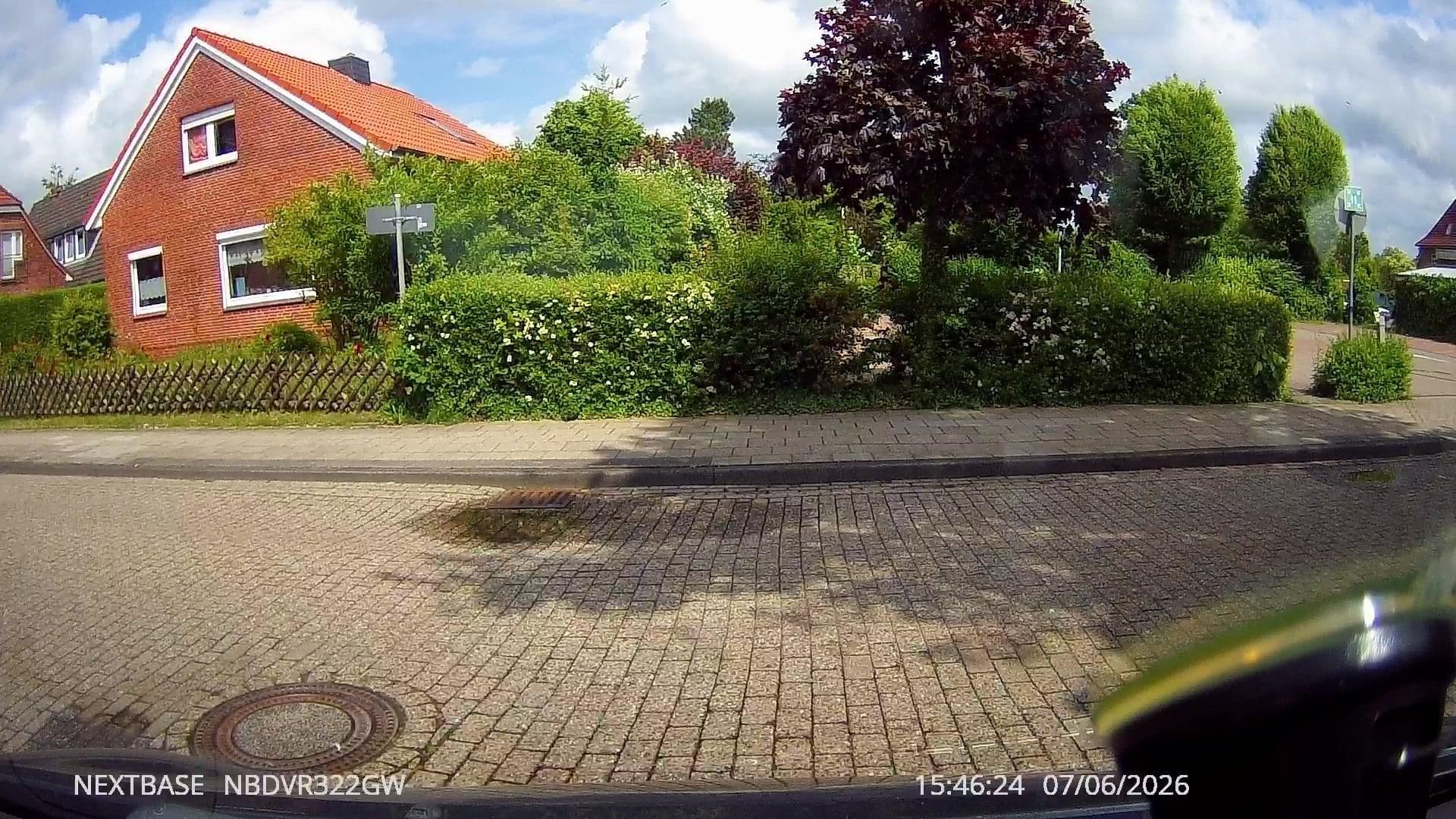 Street view near Hotel zur Post, Wittmund — © derlipper (CC BY-SA · Mapillary)