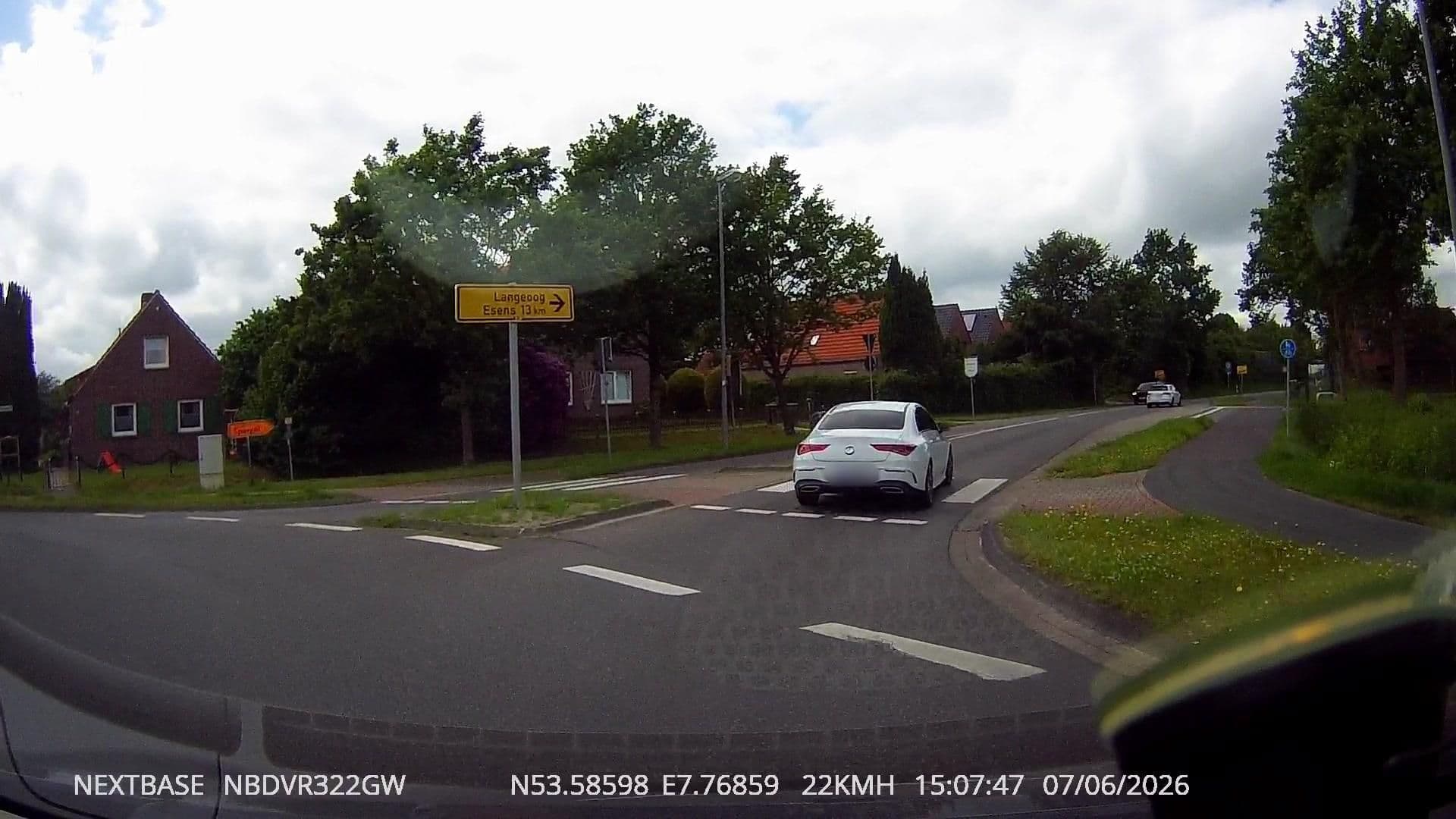 Street view near FeWo-Busche, Wittmund — © derlipper (CC BY-SA · Mapillary)