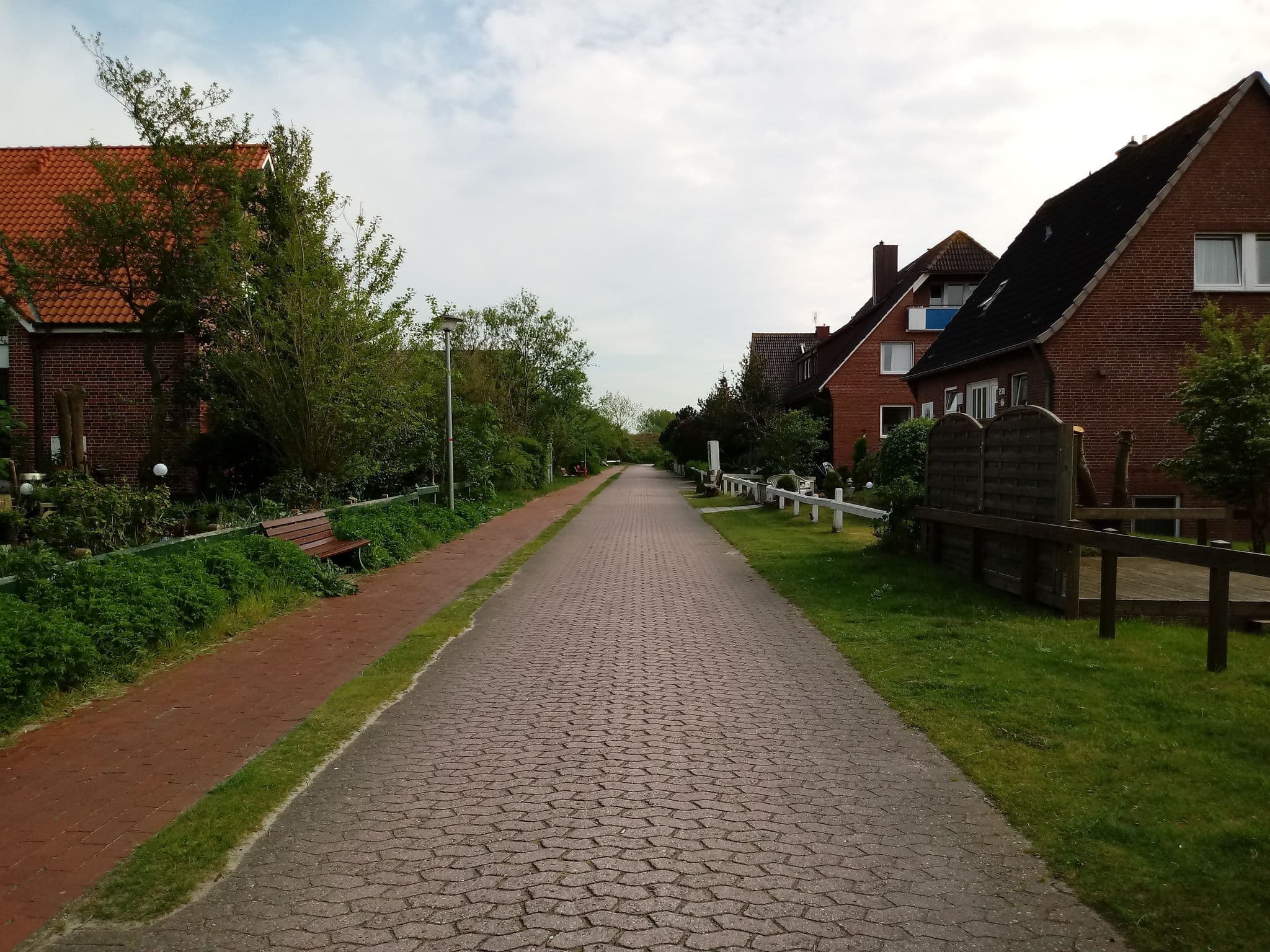 Street view near Feldmann Günther, Heike Ferienwohnung, Langeoog — © achurchner (CC BY-SA · Mapillary)