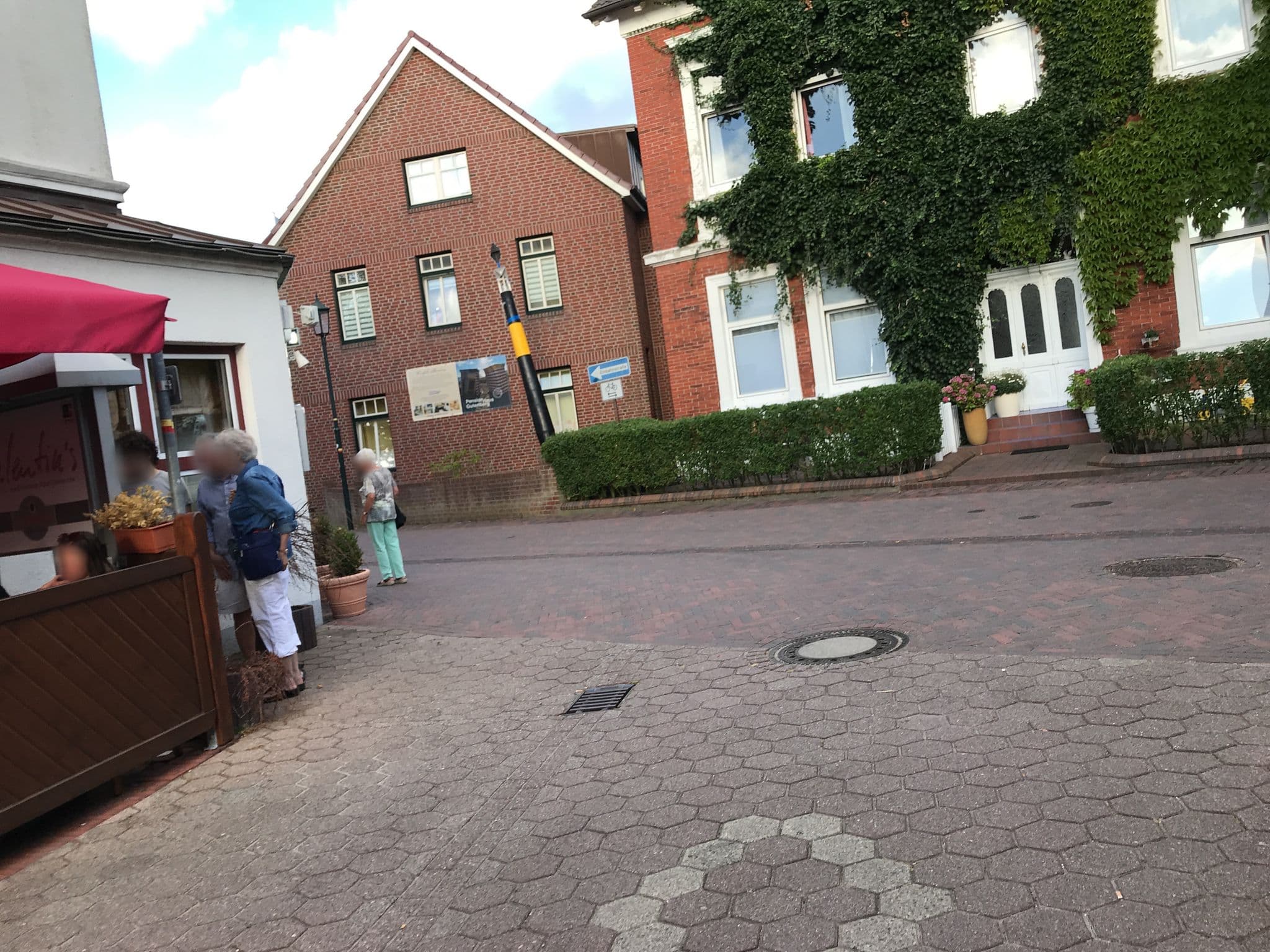 Street view near Amselhof Borkum Familie Schuldt, Borkum — © multimaze (CC BY-SA · Mapillary)
