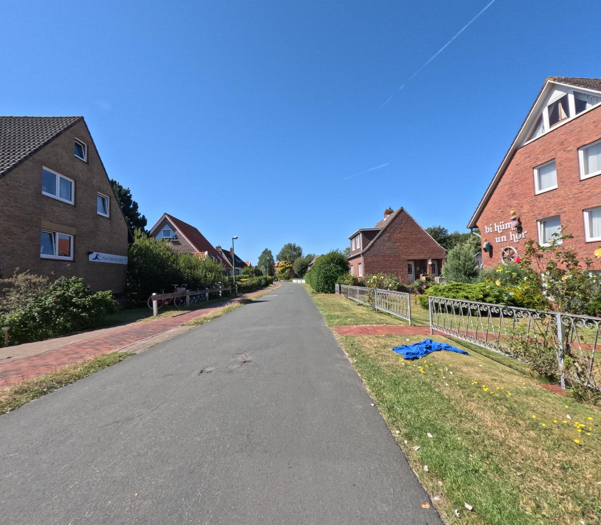 Street view near Residenz Südbrise, Langeoog — © rempshaener (CC BY-SA · Mapillary)