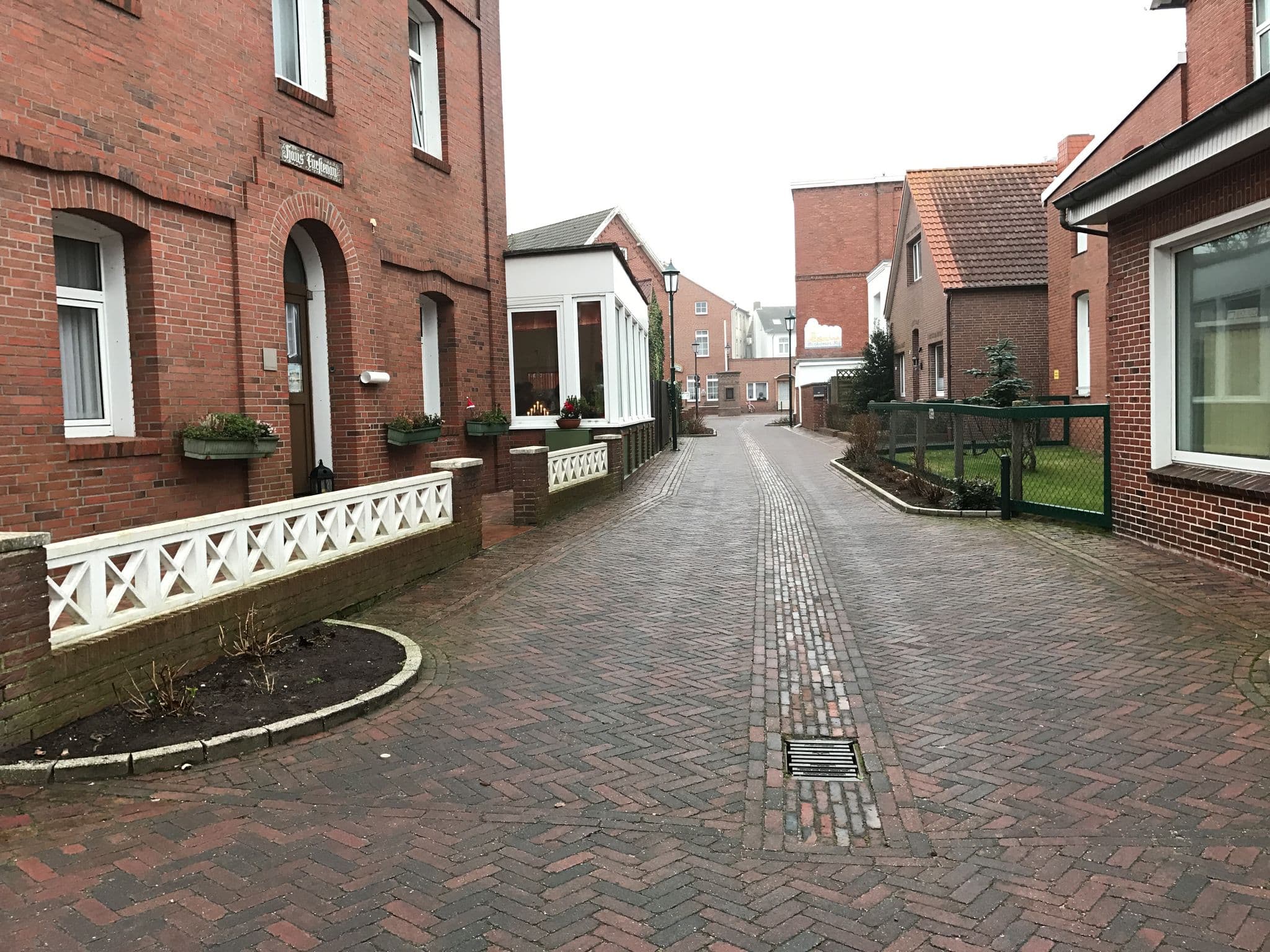 Street view near Pension Fürstenau, Borkum — © miguel_andrade (CC BY-SA · Mapillary)