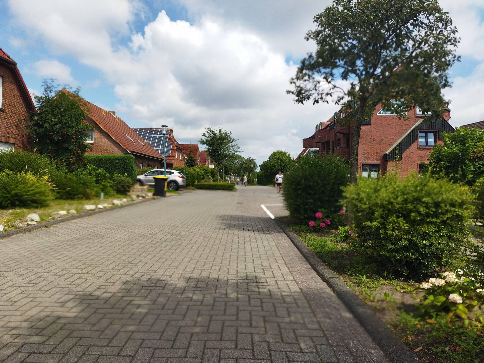 Street view near Hus Utkiek, Neuharlingersiel — © changchun1 (CC BY-SA · Mapillary)