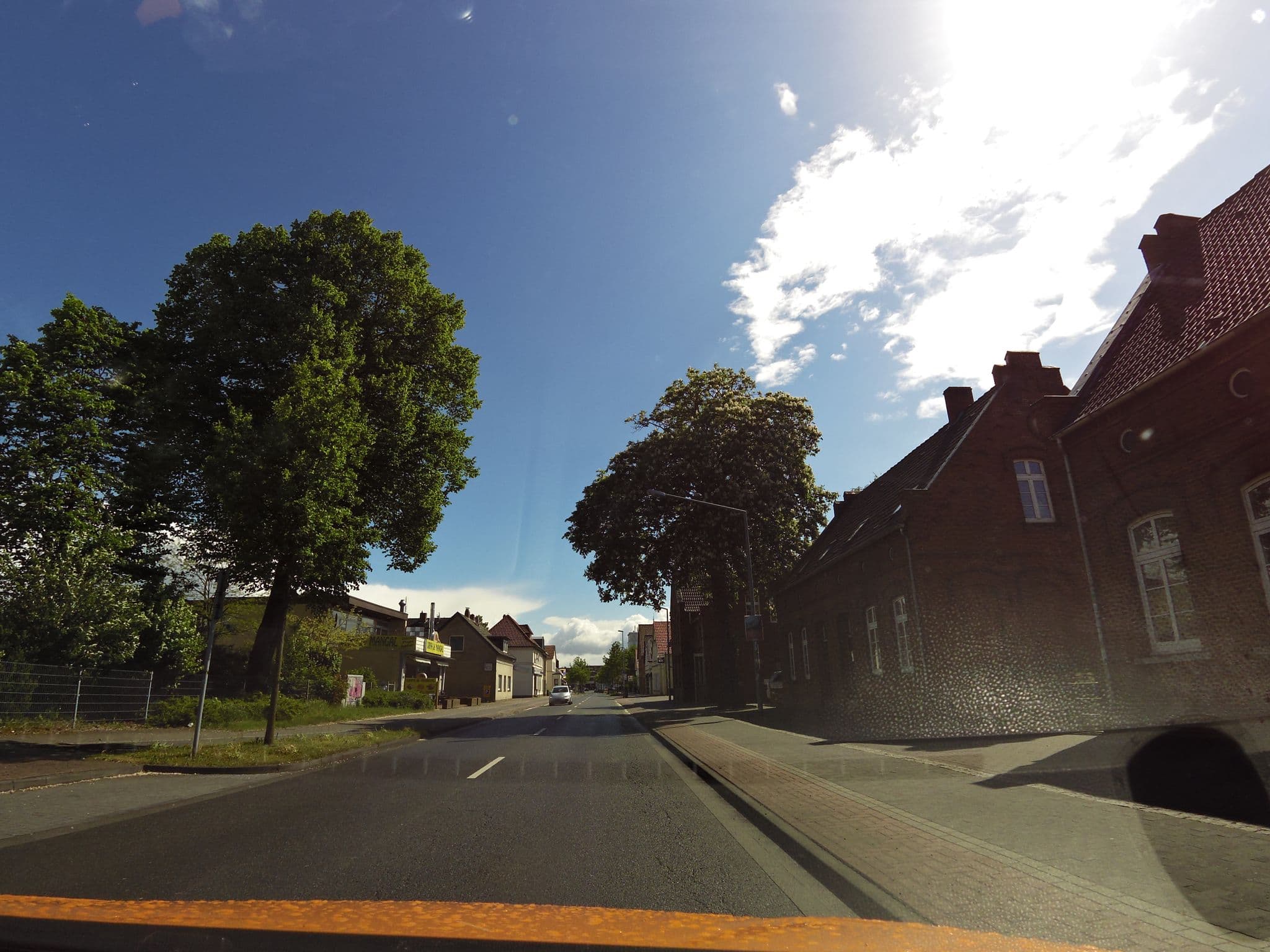 Street view near Schöne einfache Zimmer, Oldenburg — © moenk (CC BY-SA · Mapillary)