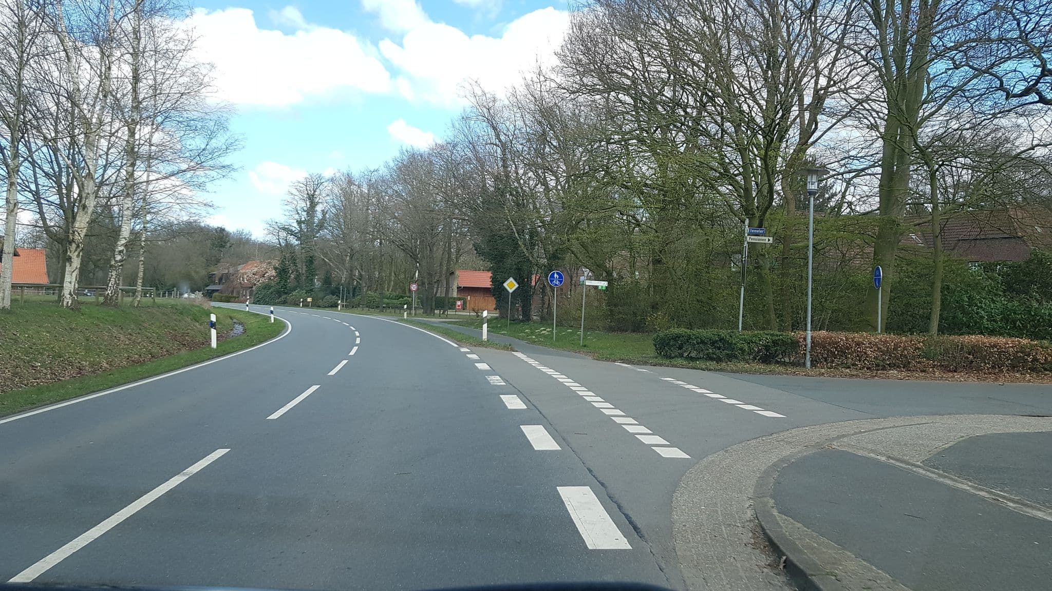 Street view near Neumanns Ponyhof, Edewecht — © artus70 (CC BY-SA · Mapillary)