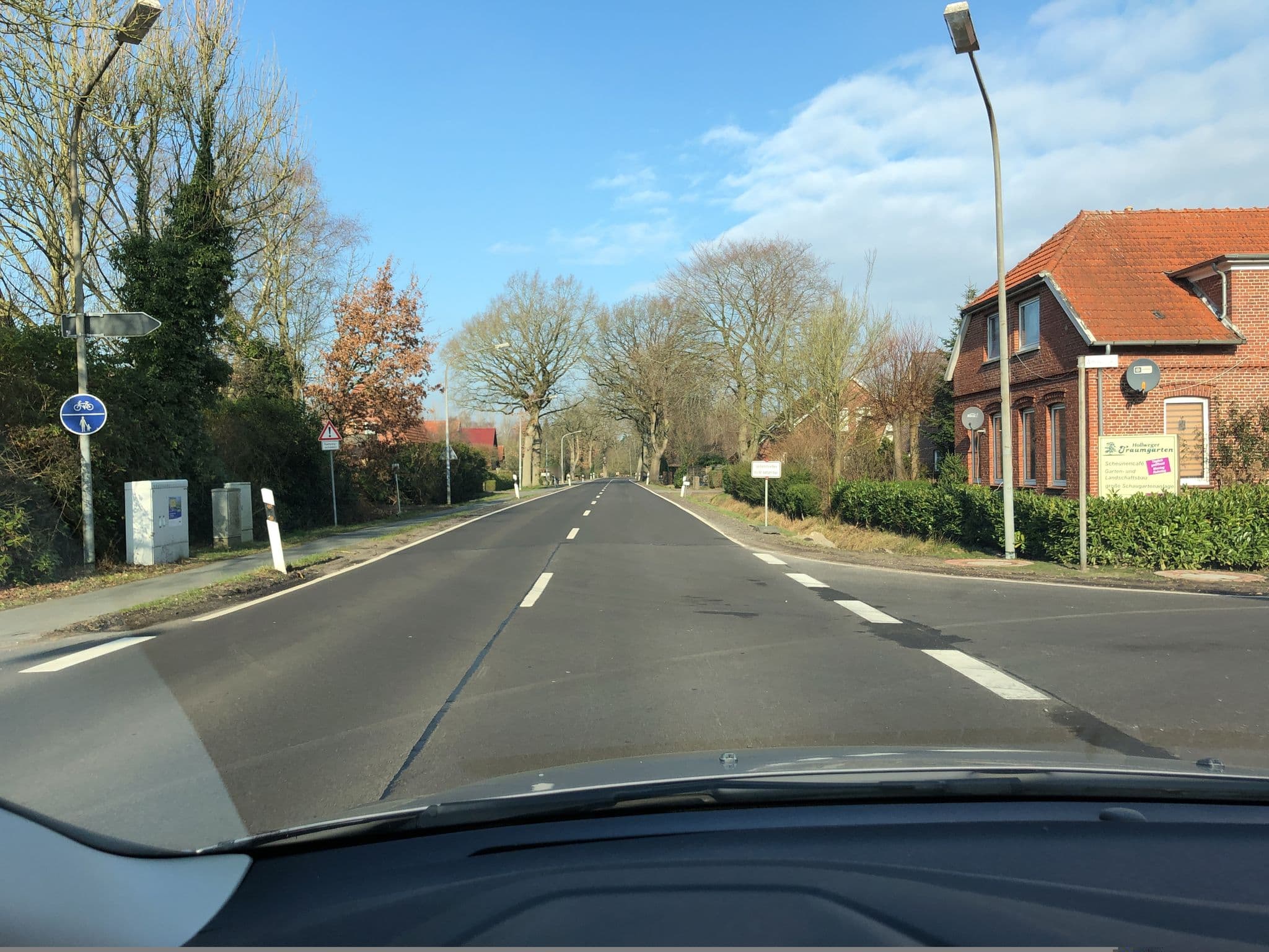 Street view near Heinemanns Gasthaus, Westerstede — © bejotel (CC BY-SA · Mapillary)