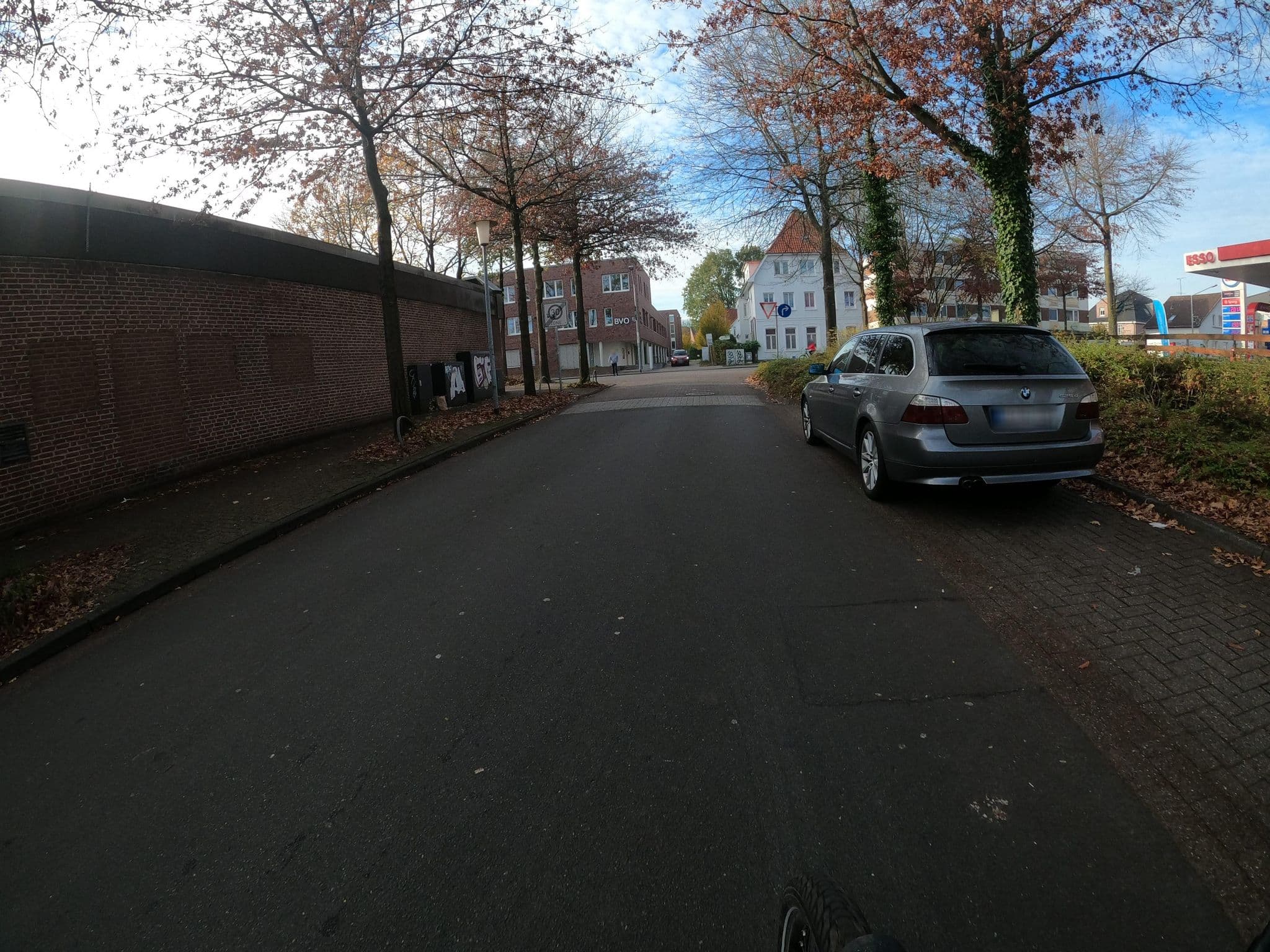 Street view near Gentschew Daniel Iwan und Tuchscherer Sabrina Hotelfachmann, Oldenburg — © VIA_KK (CC BY-SA · Mapillary)