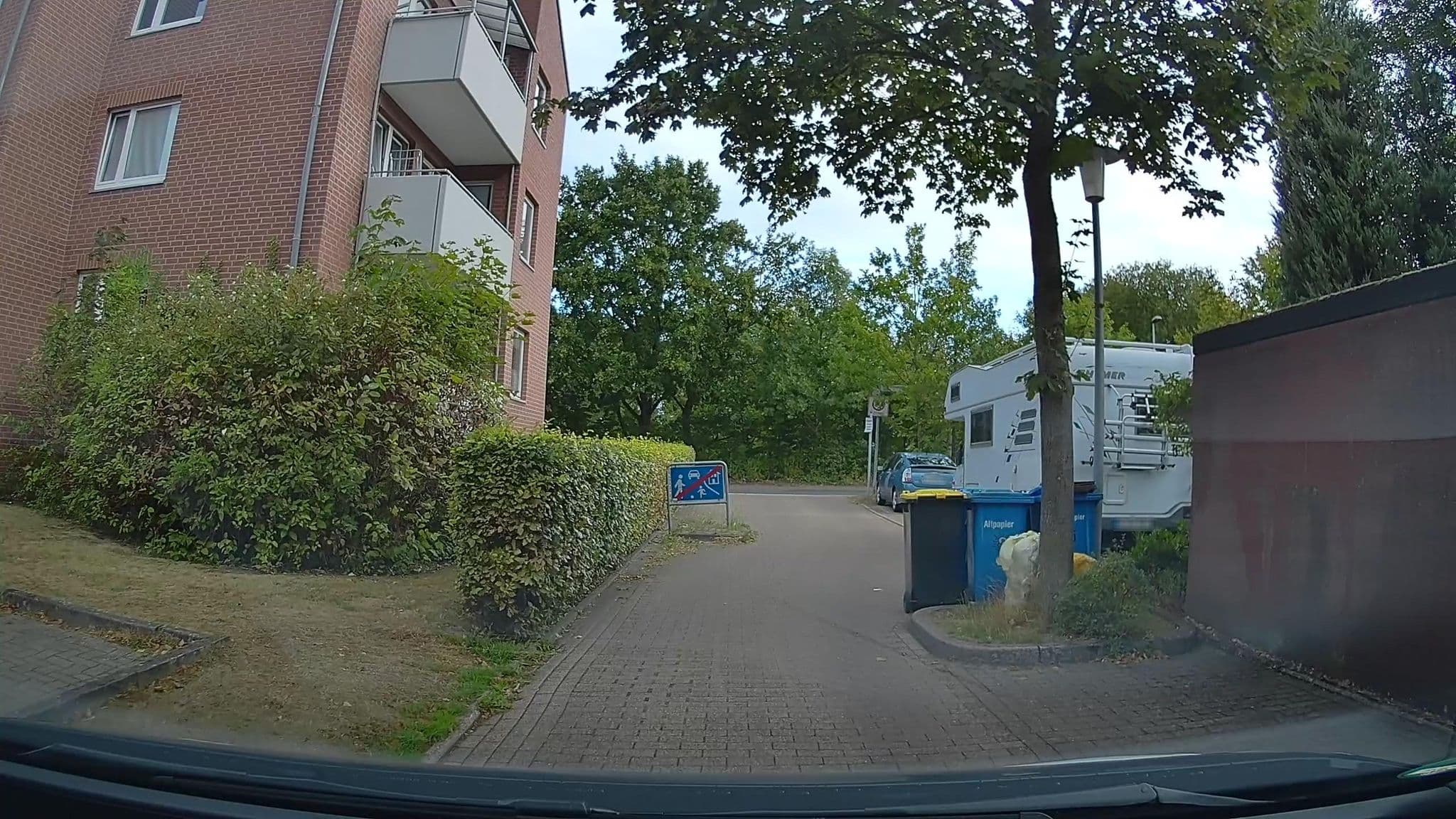 Street view near Campus Apartments Oldenburg, Oldenburg — © hendel (CC BY-SA · Mapillary)