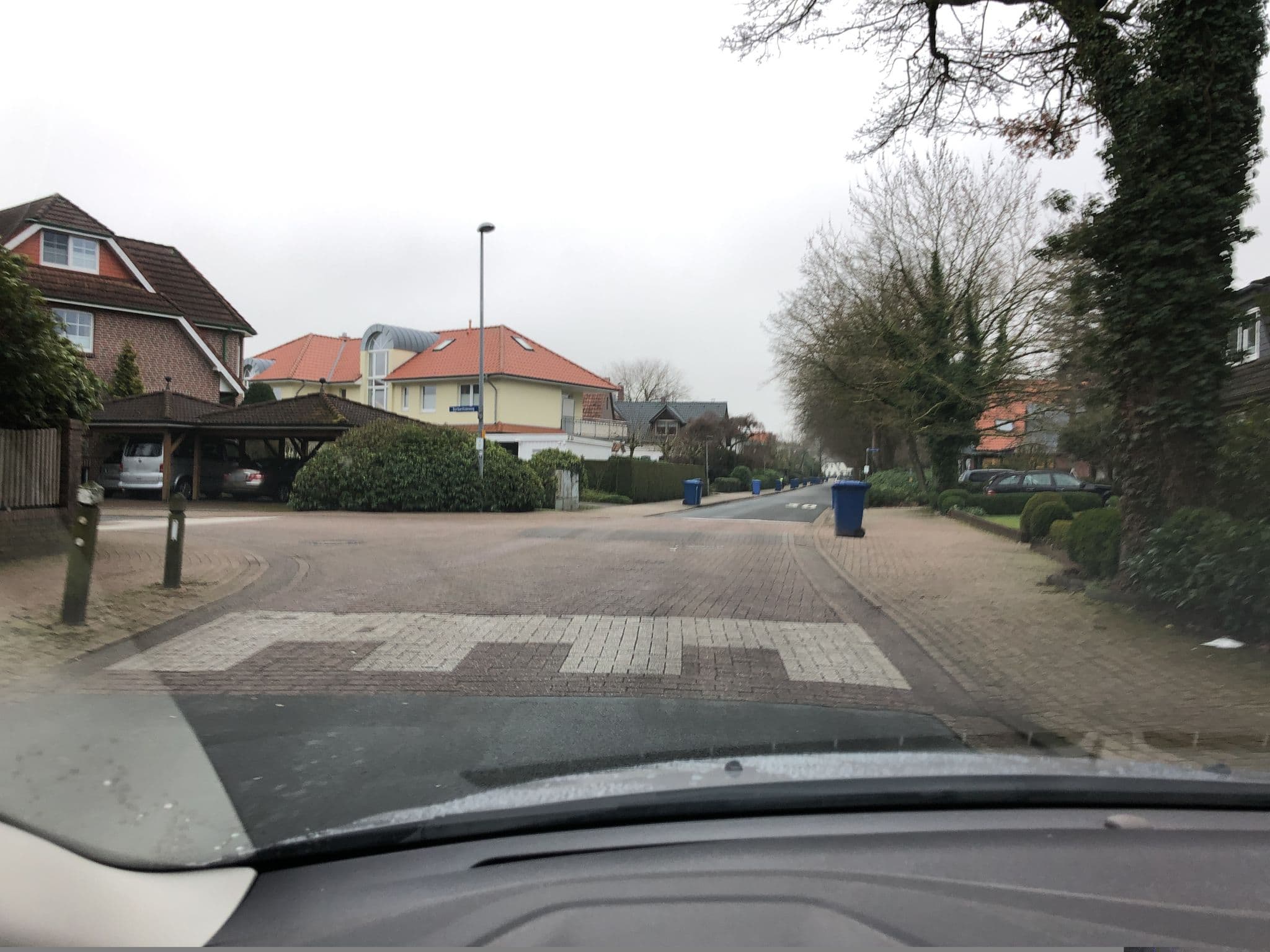 Street view near Ferienwohnung Jasmine Bad Zwischenahn, zentral gelegen, Bad Zwischenahn — © bejotel (CC BY-SA · Mapillary)