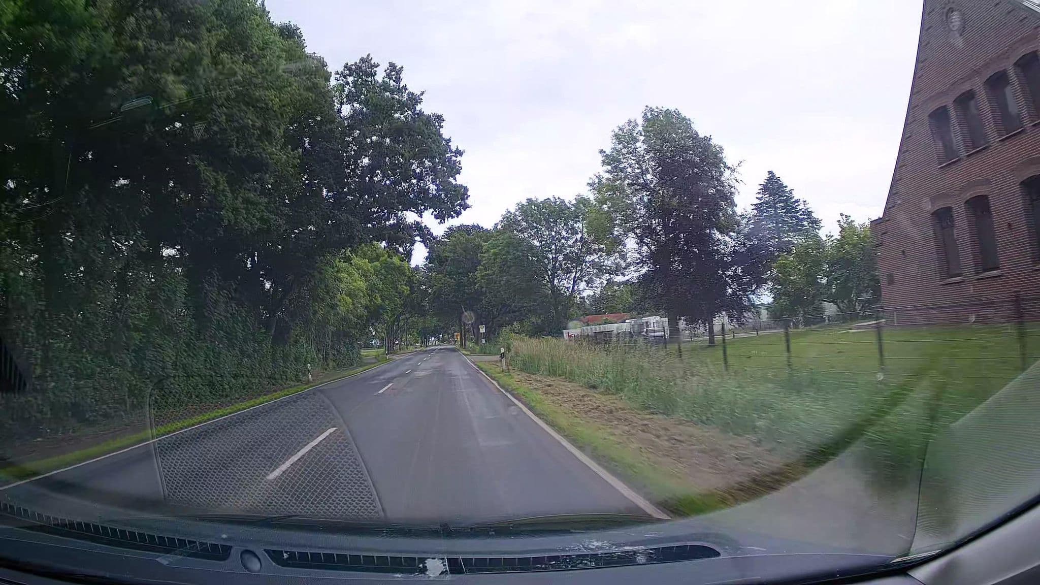 Street view near Hannigs Pension, Lemwerder — © StefanS79 (CC BY-SA · Mapillary)
