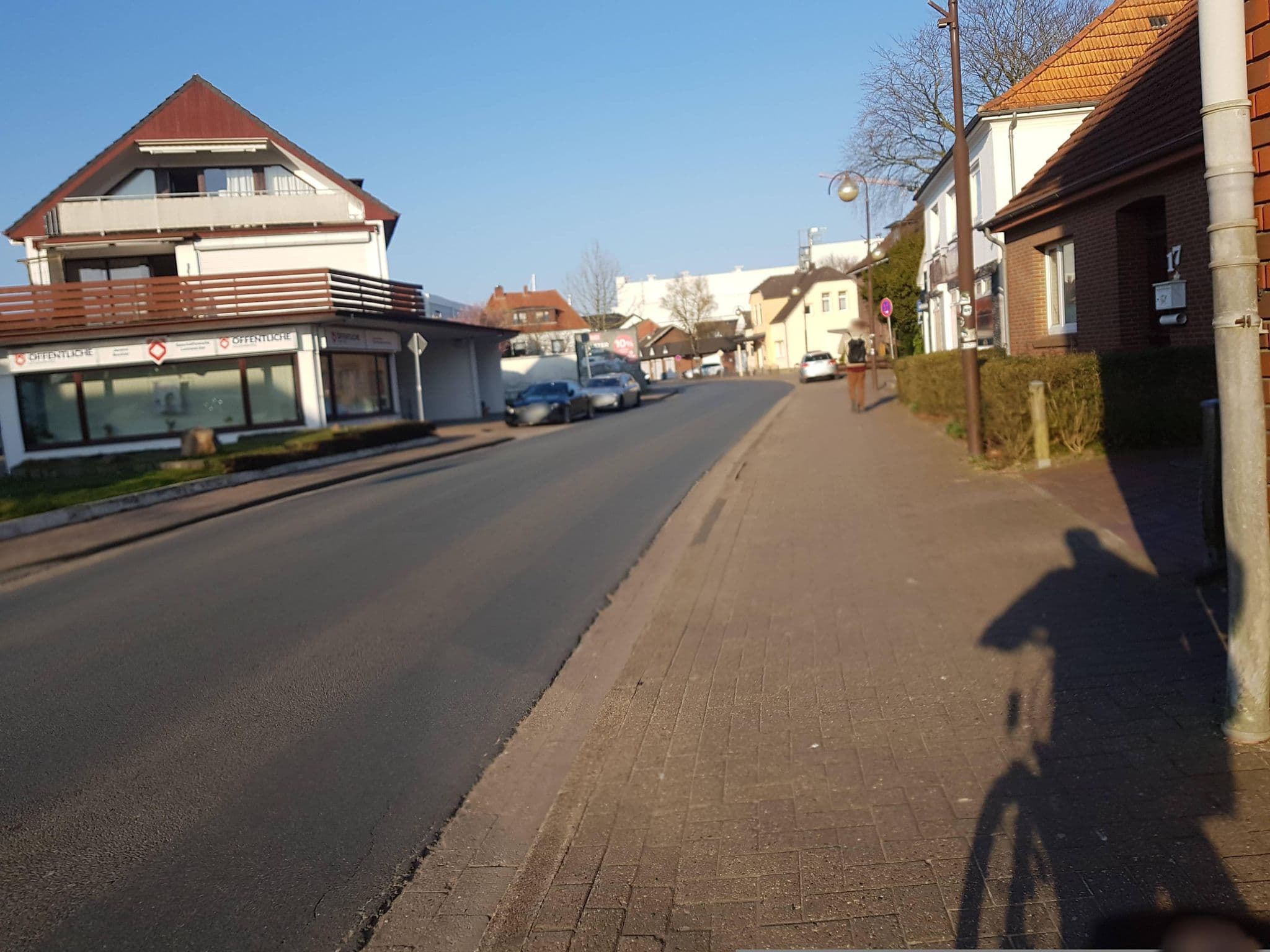 Street view near Landhaus Schröder, Lemwerder — © hubert87 (CC BY-SA · Mapillary)
