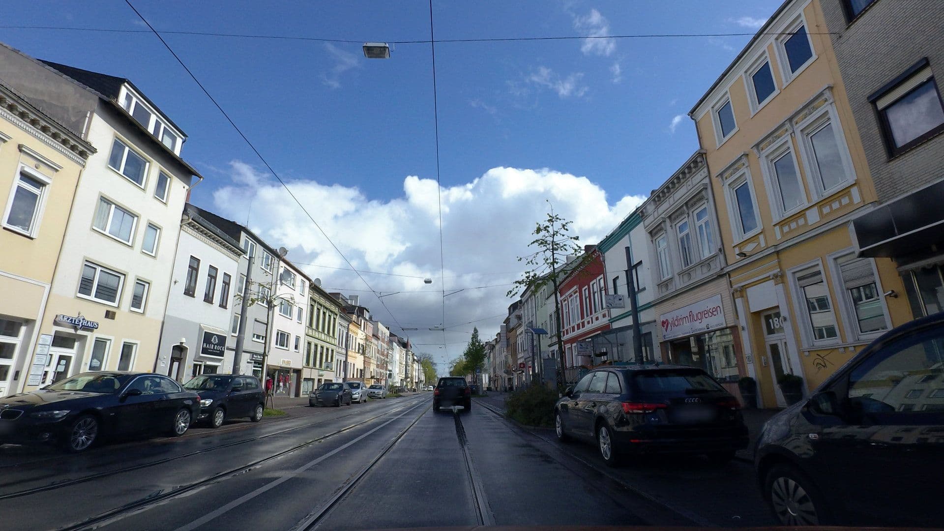 Street view near Pension Sanni, Bremen — © moenk (CC BY-SA · Mapillary)