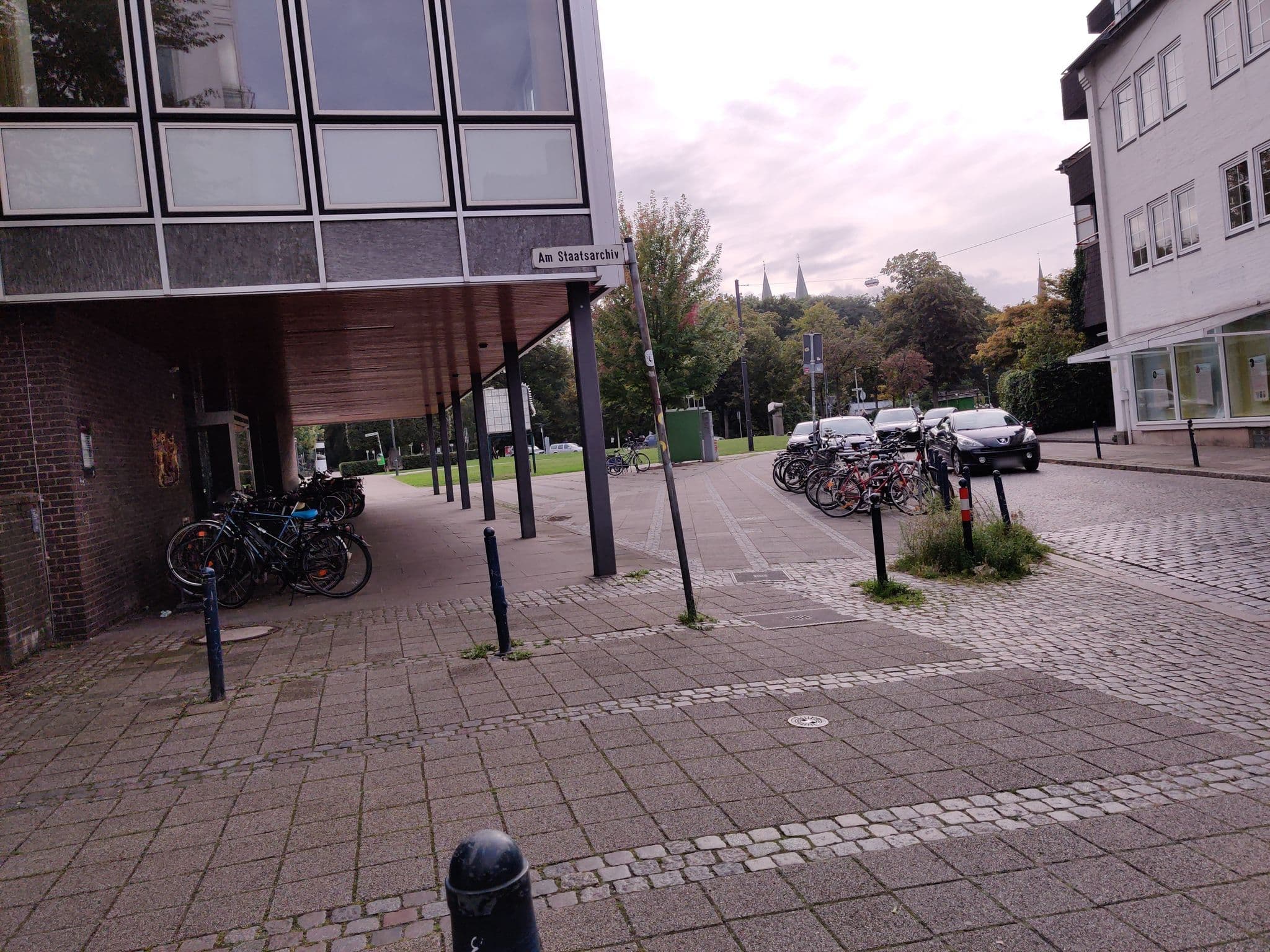 Street view near Schönes Studio zentral, Bremen — © aceini (CC BY-SA · Mapillary)