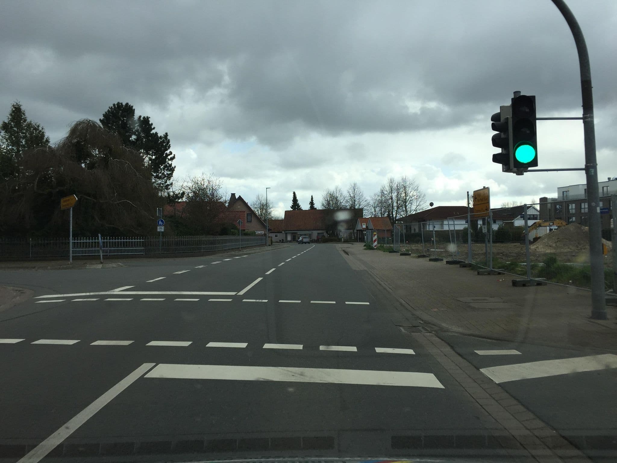 Street view near Scholvin-Ortmann Heike und Scholvin-Ortmann Frank, Riede — © xanu (CC BY-SA · Mapillary)