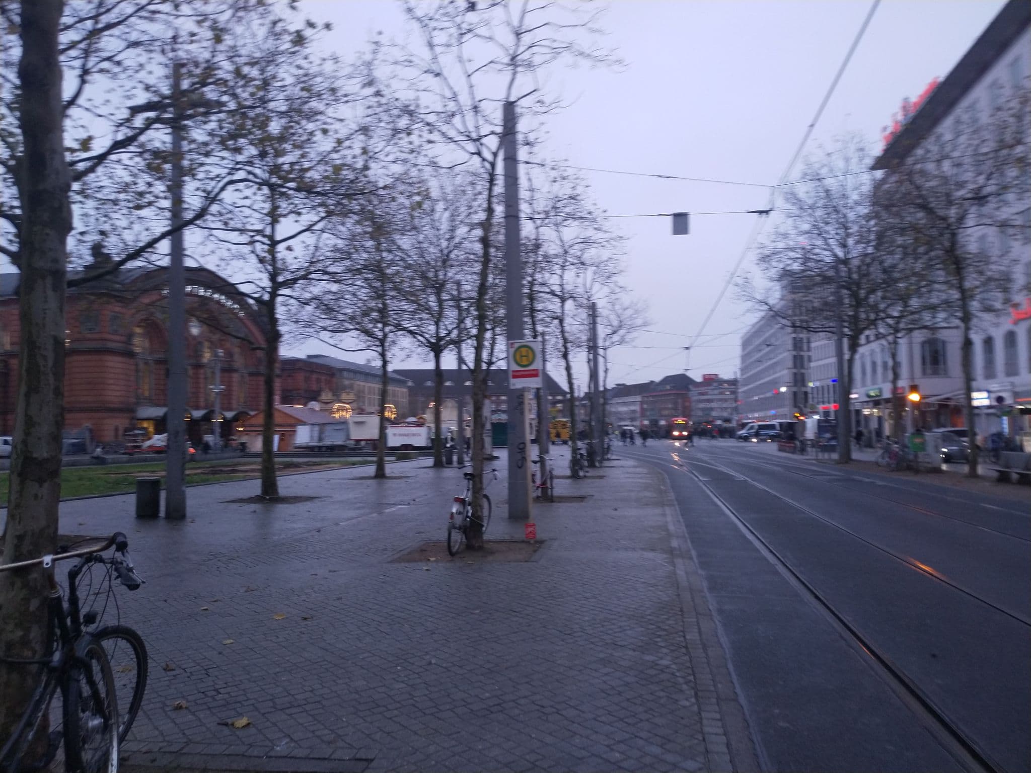 Street view near Hotel Hanseat, Bremen — © pablopita (CC BY-SA · Mapillary)