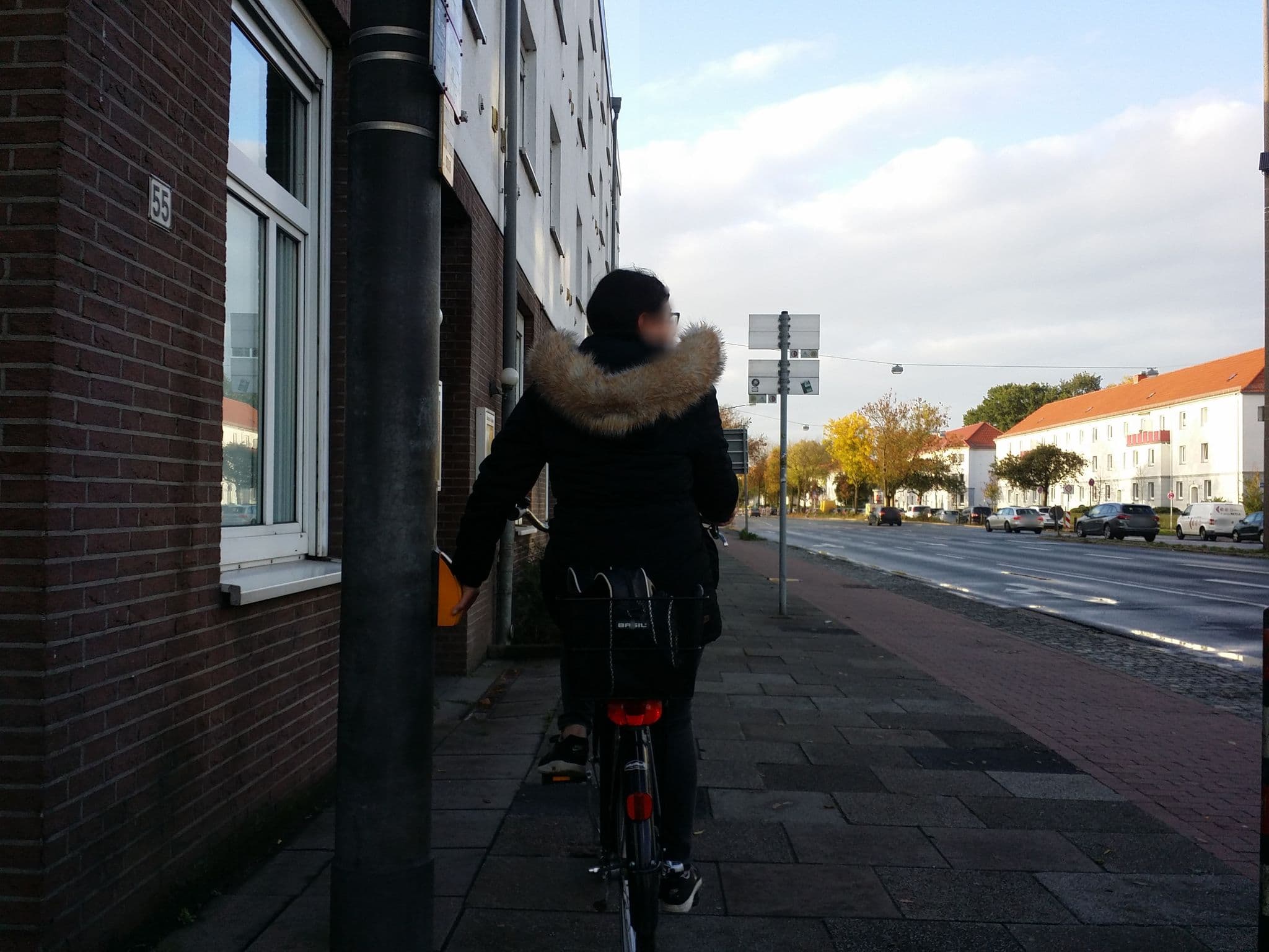 Street view near Mercure Hotel Hanseatic, Bremen — © abausd (CC BY-SA · Mapillary)