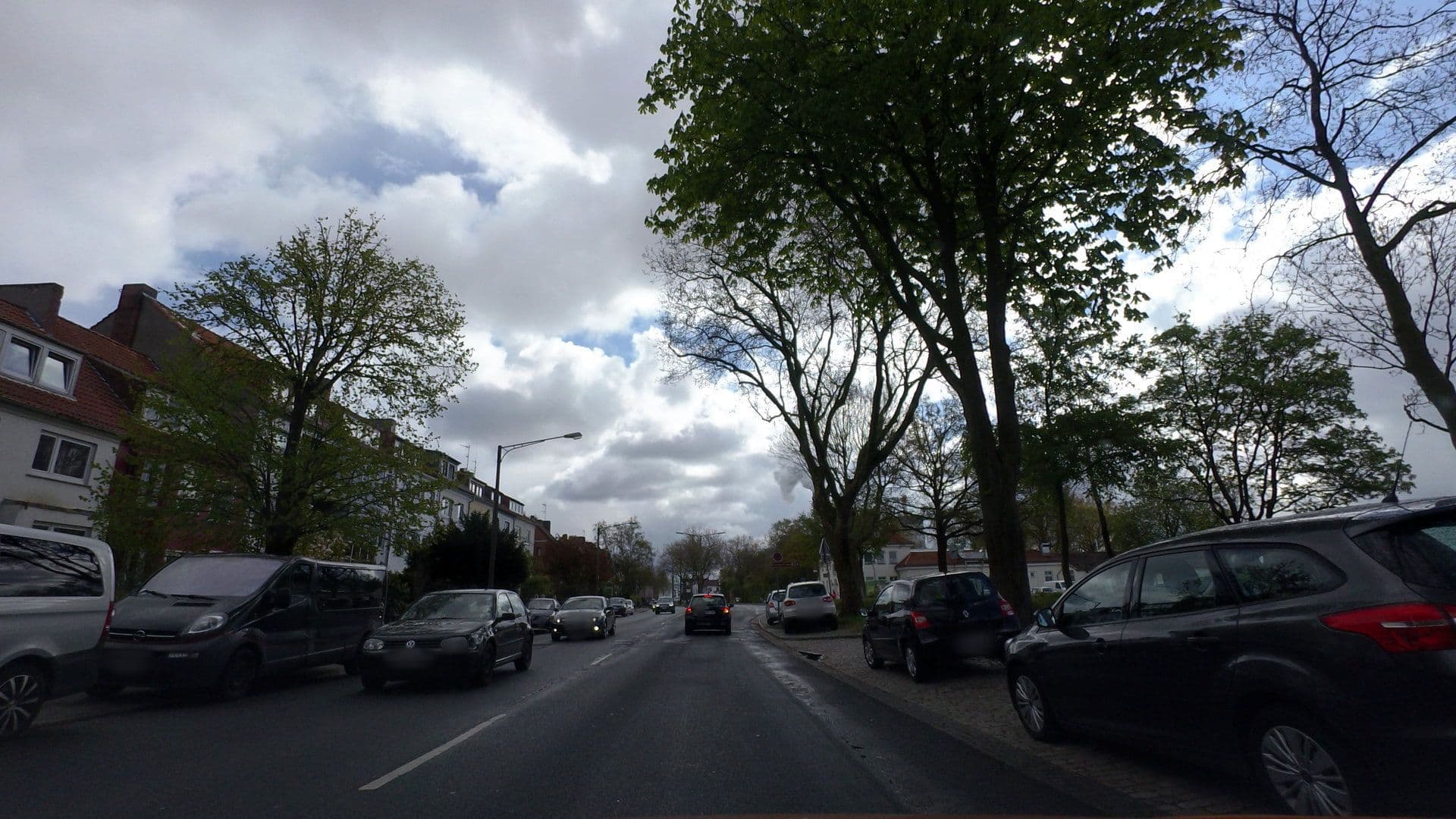 Street view near Weser Perle, Bremen — © moenk (CC BY-SA · Mapillary)