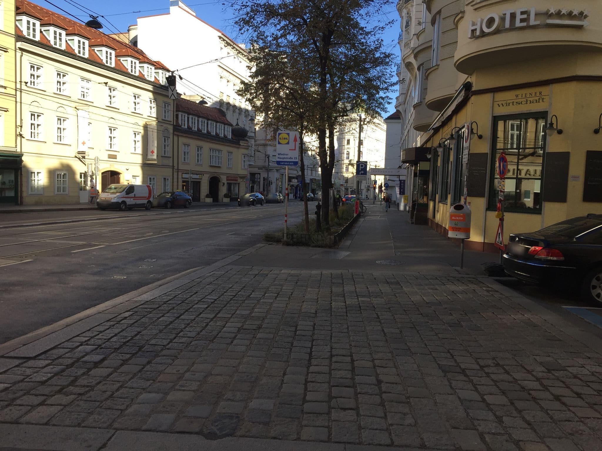 Street view near Hotel Erzherzog Rainer, Mariahilf — © thyreal (CC BY-SA · Mapillary)