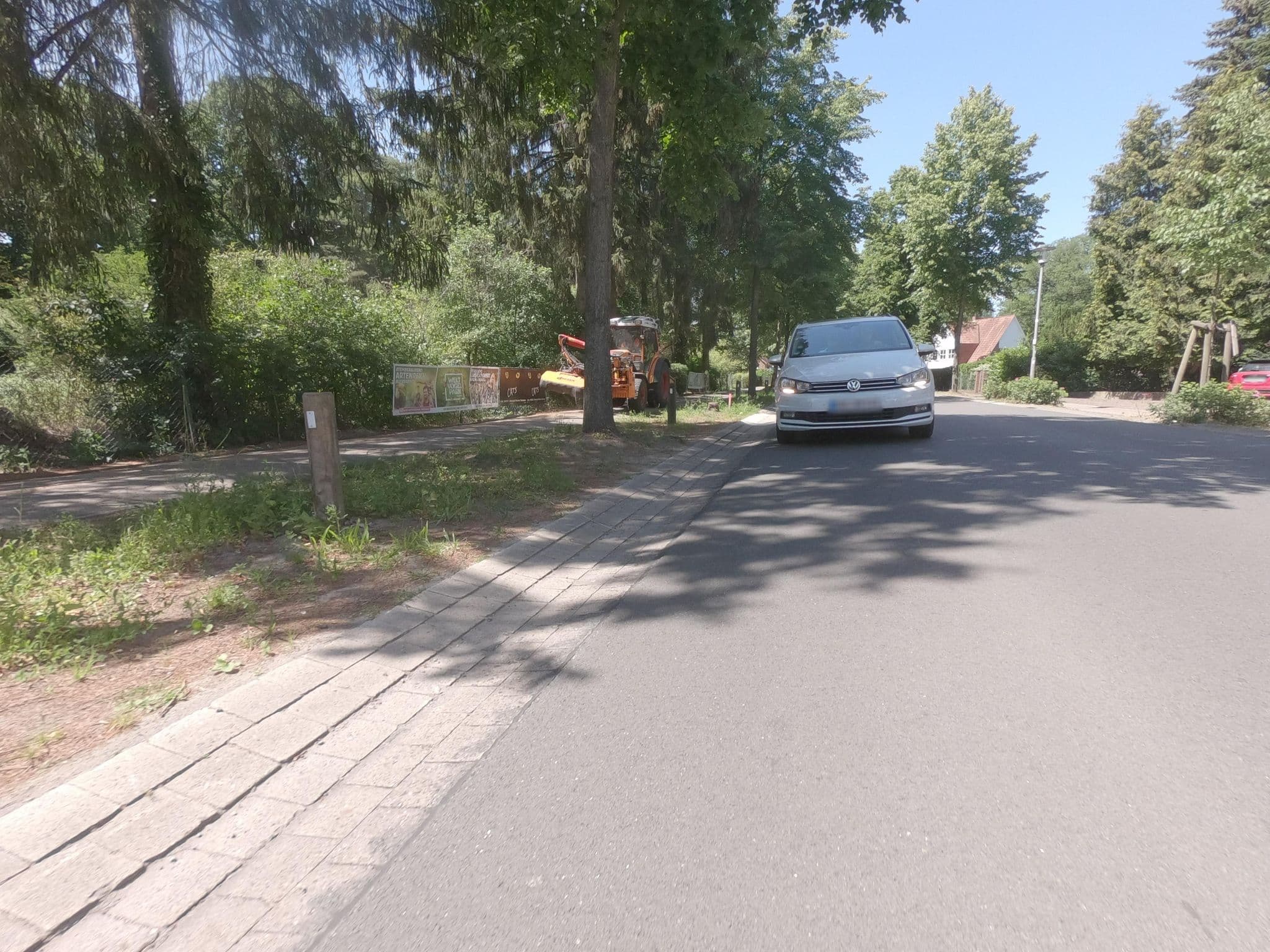 Street view near Linnehus Appartements, Worpswede — © frankvival (CC BY-SA · Mapillary)