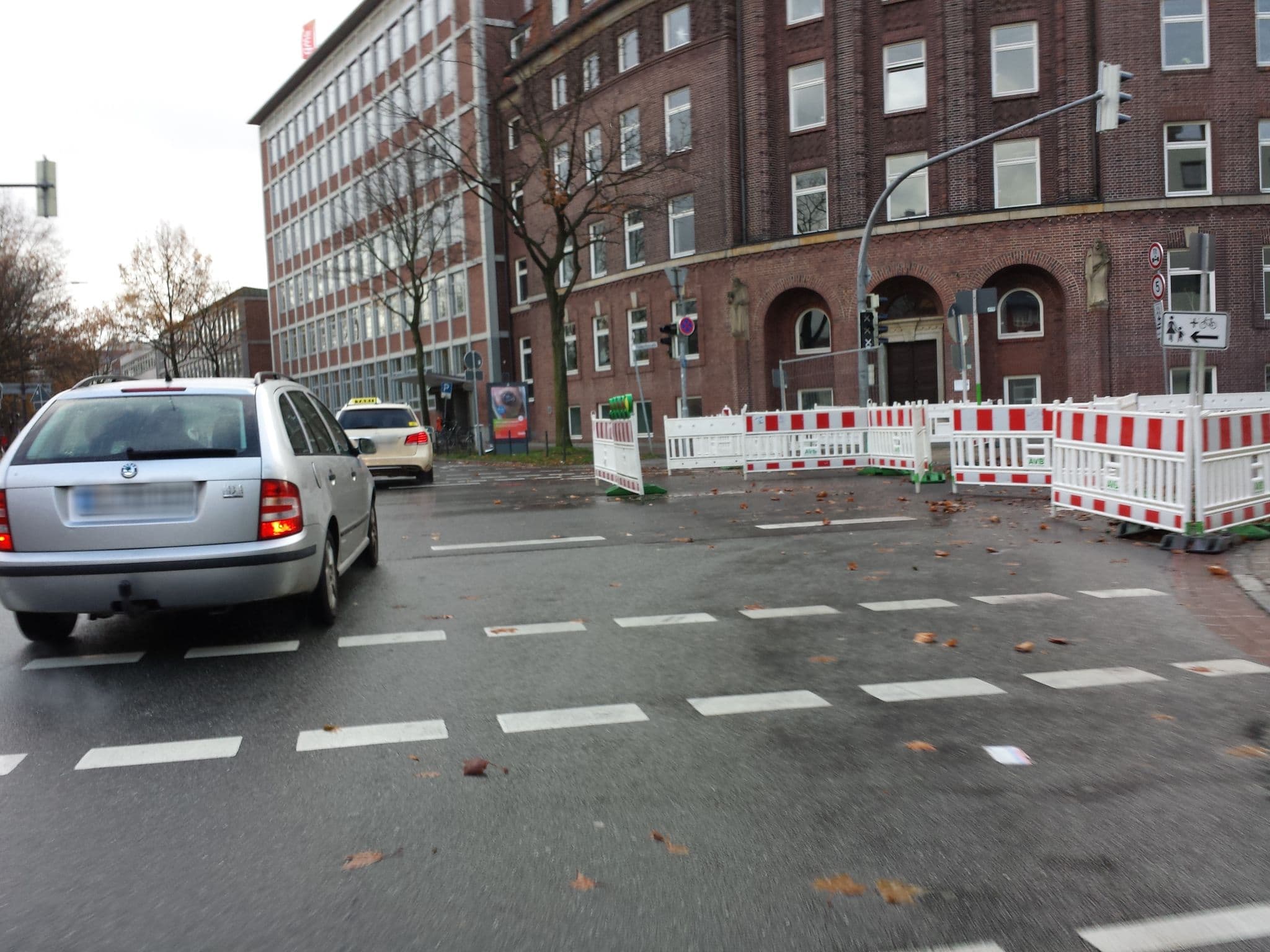 Street view near B&B Bremen-Hbf, Bremen — © hubert87 (CC BY-SA · Mapillary)