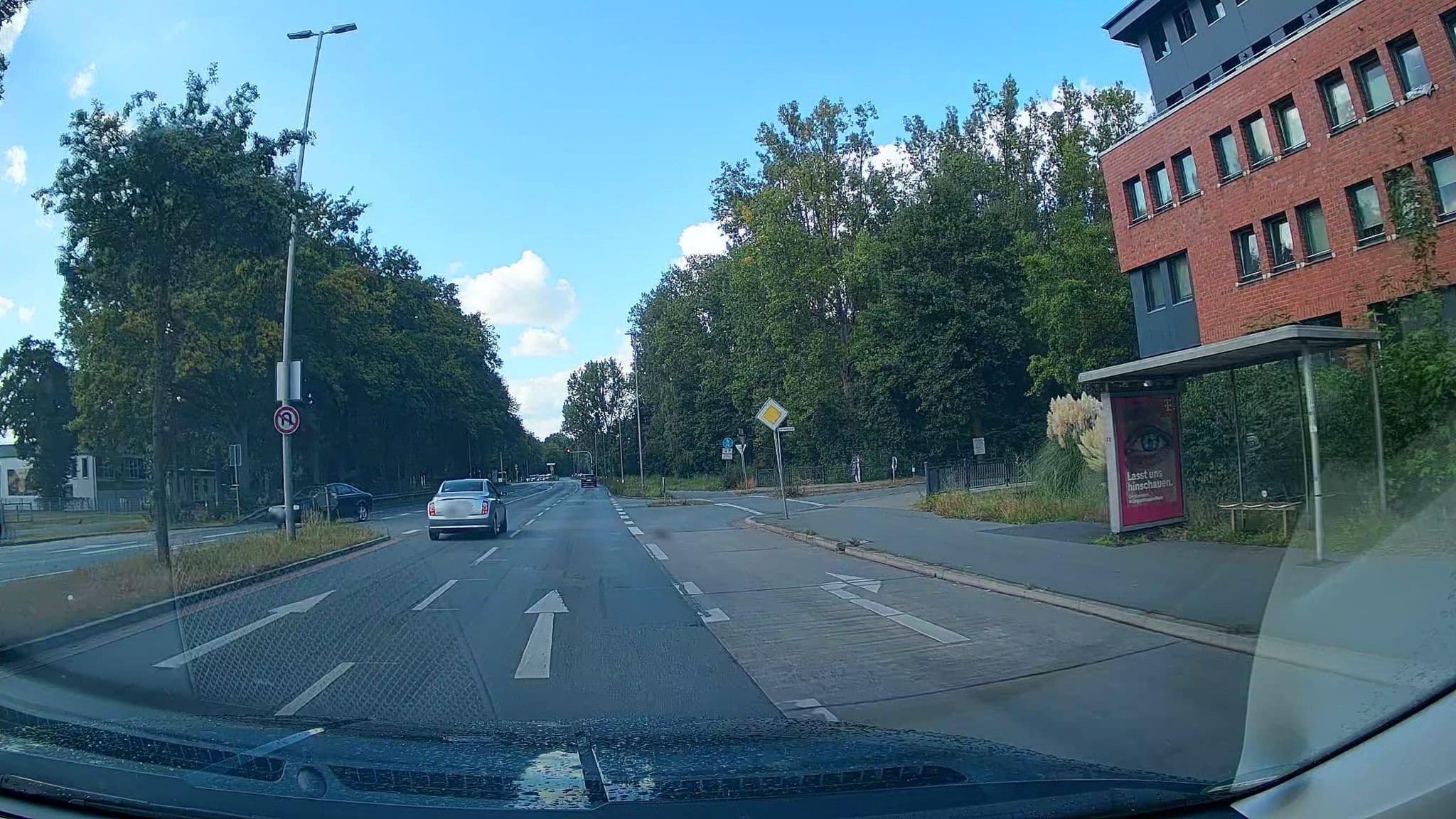 Street view near Hotel Horner Eiche, Lilienthal — © StefanS79 (CC BY-SA · Mapillary)