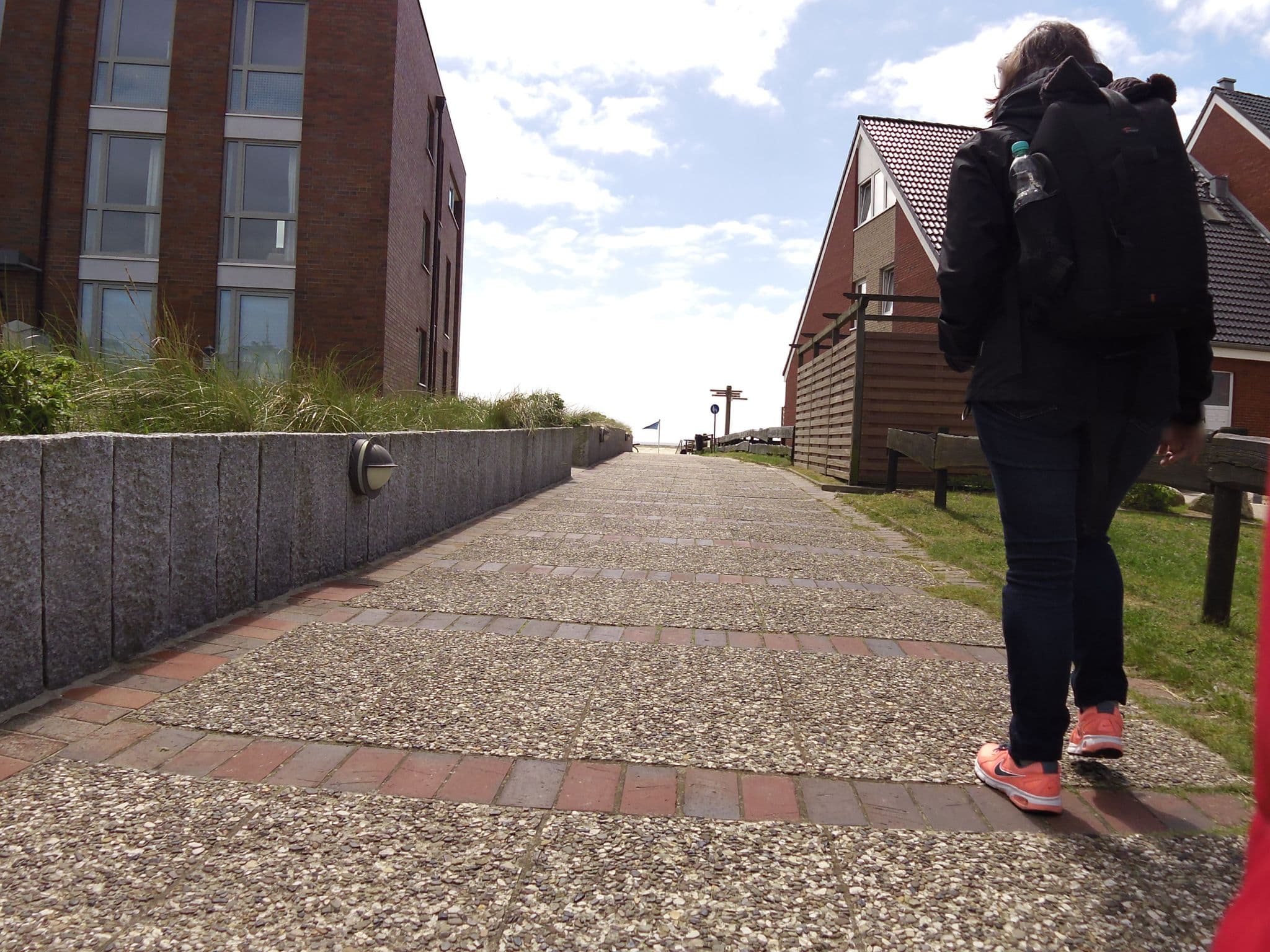 Street view near Strandhotel Vierjahreszeiten, Wyk auf Föhr — © chuck (CC BY-SA · Mapillary)