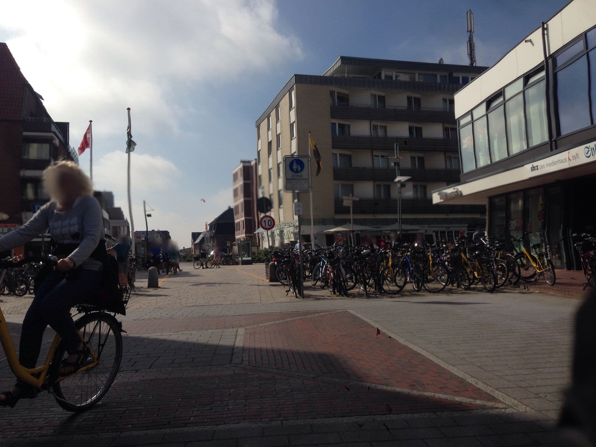Street view near Aparthotel Seeburg, Westerland — © mjay (CC BY-SA · Mapillary)