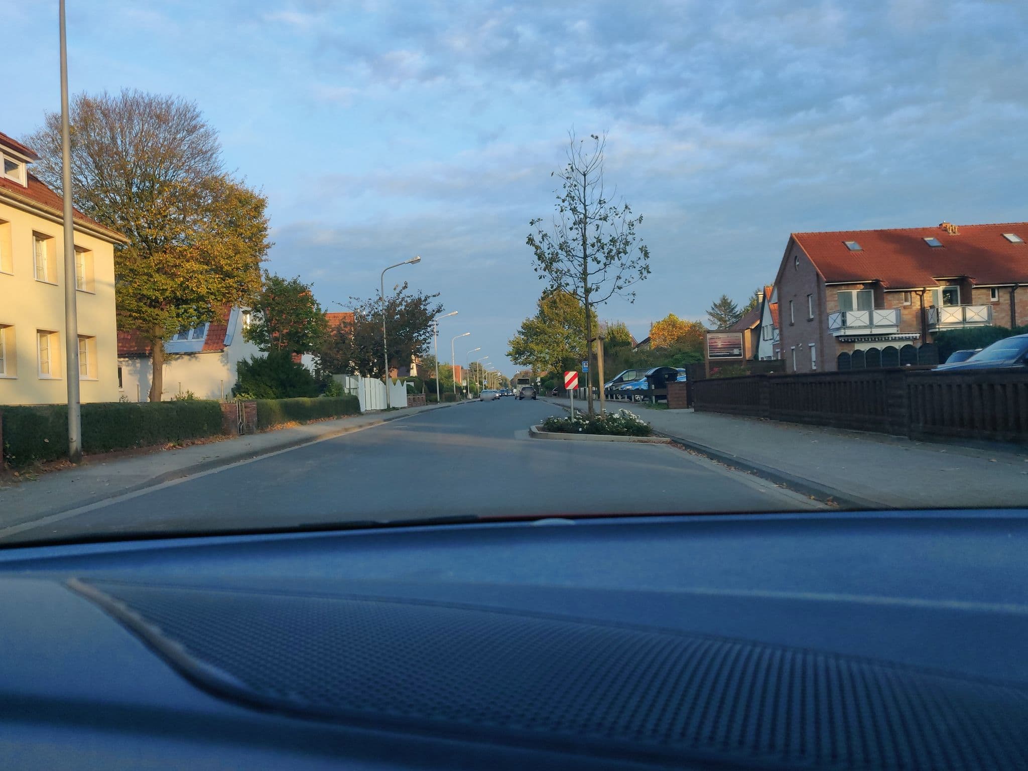Street view near Haus Erika, Cuxhaven — © mighty_eighty (CC BY-SA · Mapillary)