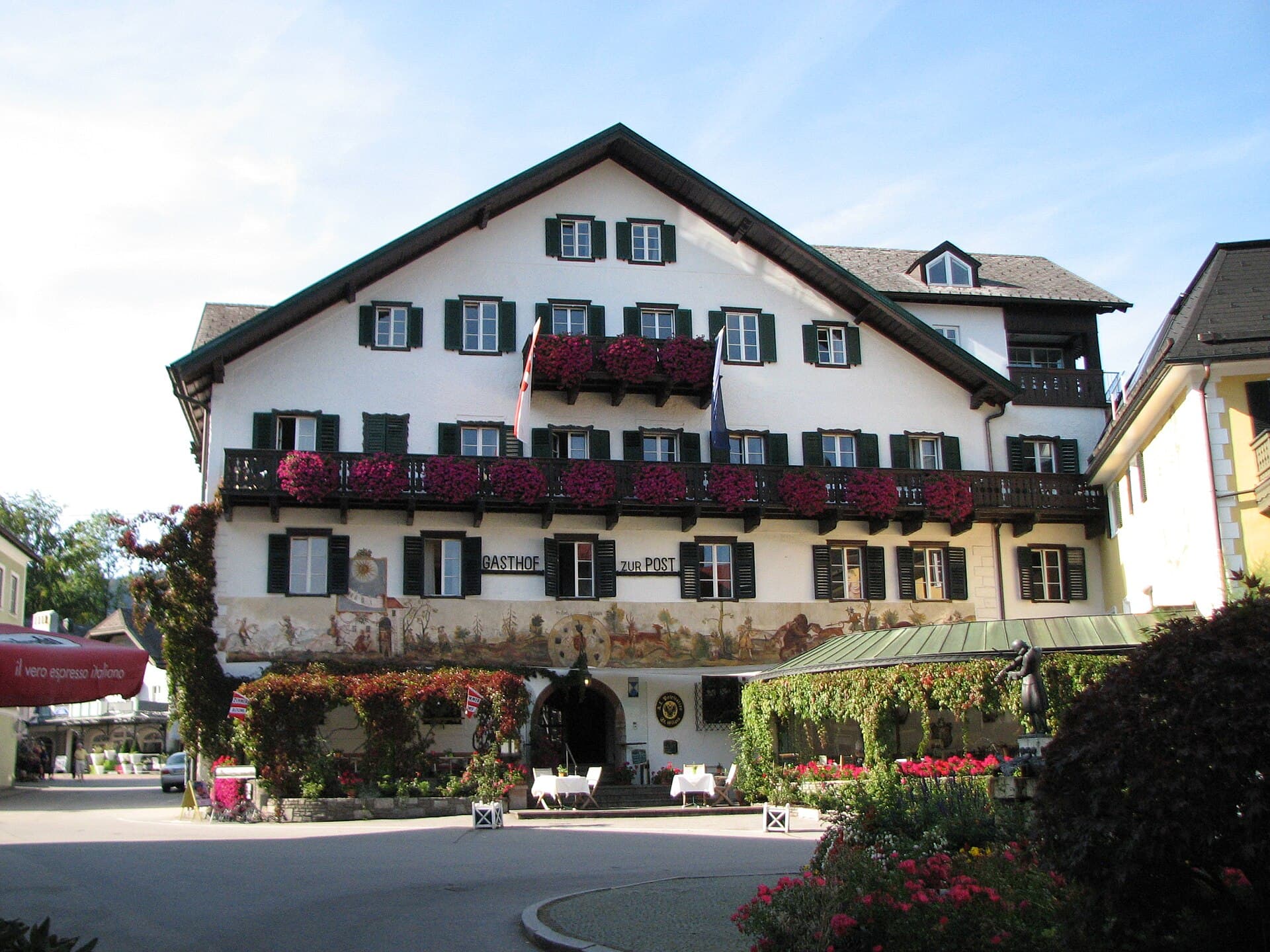 Hotel Gasthof zur Post (via Wikimedia Commons, CC BY-SA 3.0 at)