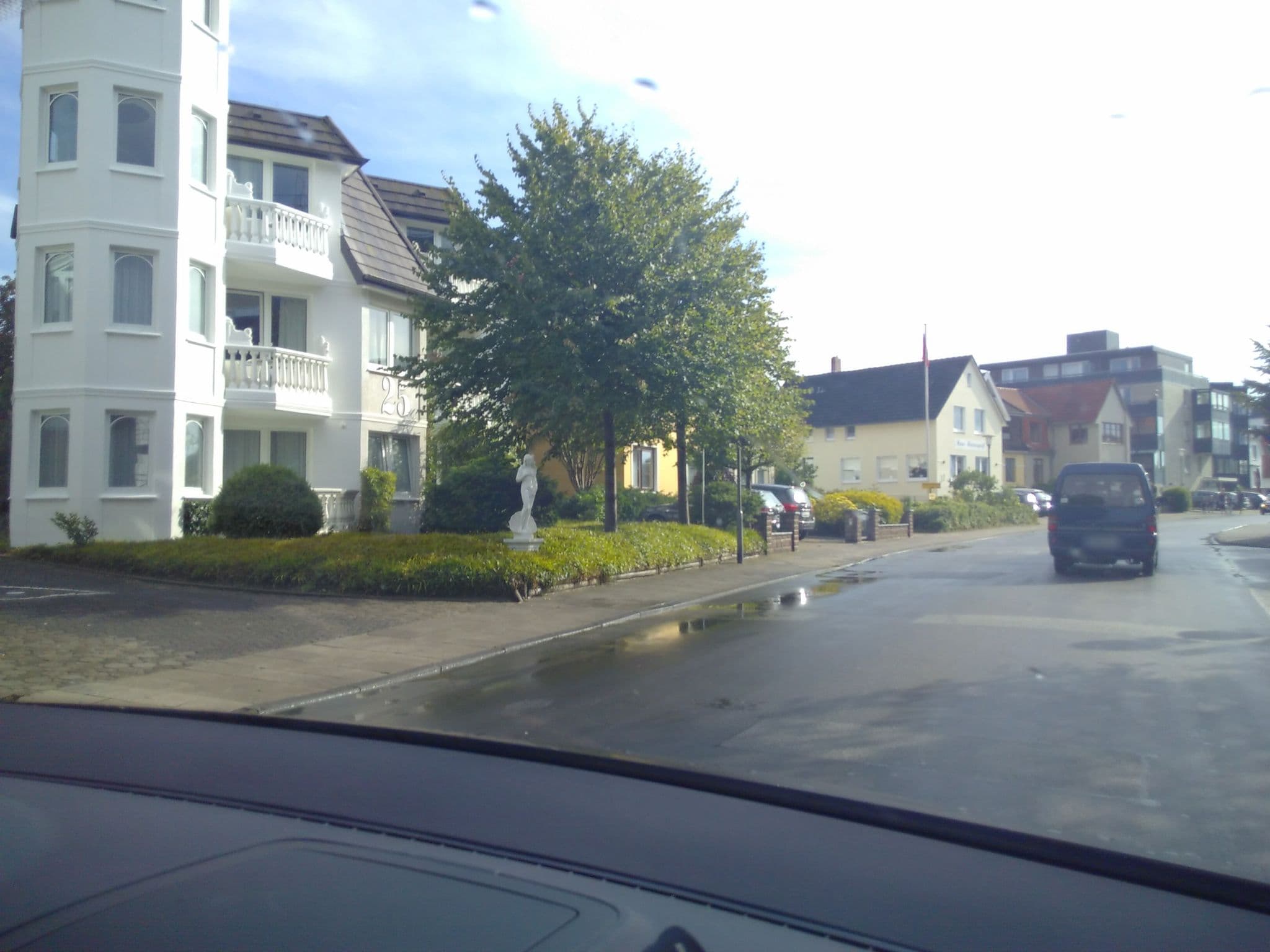Street view near Strand-Palais, Cuxhaven — © zuse (CC BY-SA · Mapillary)