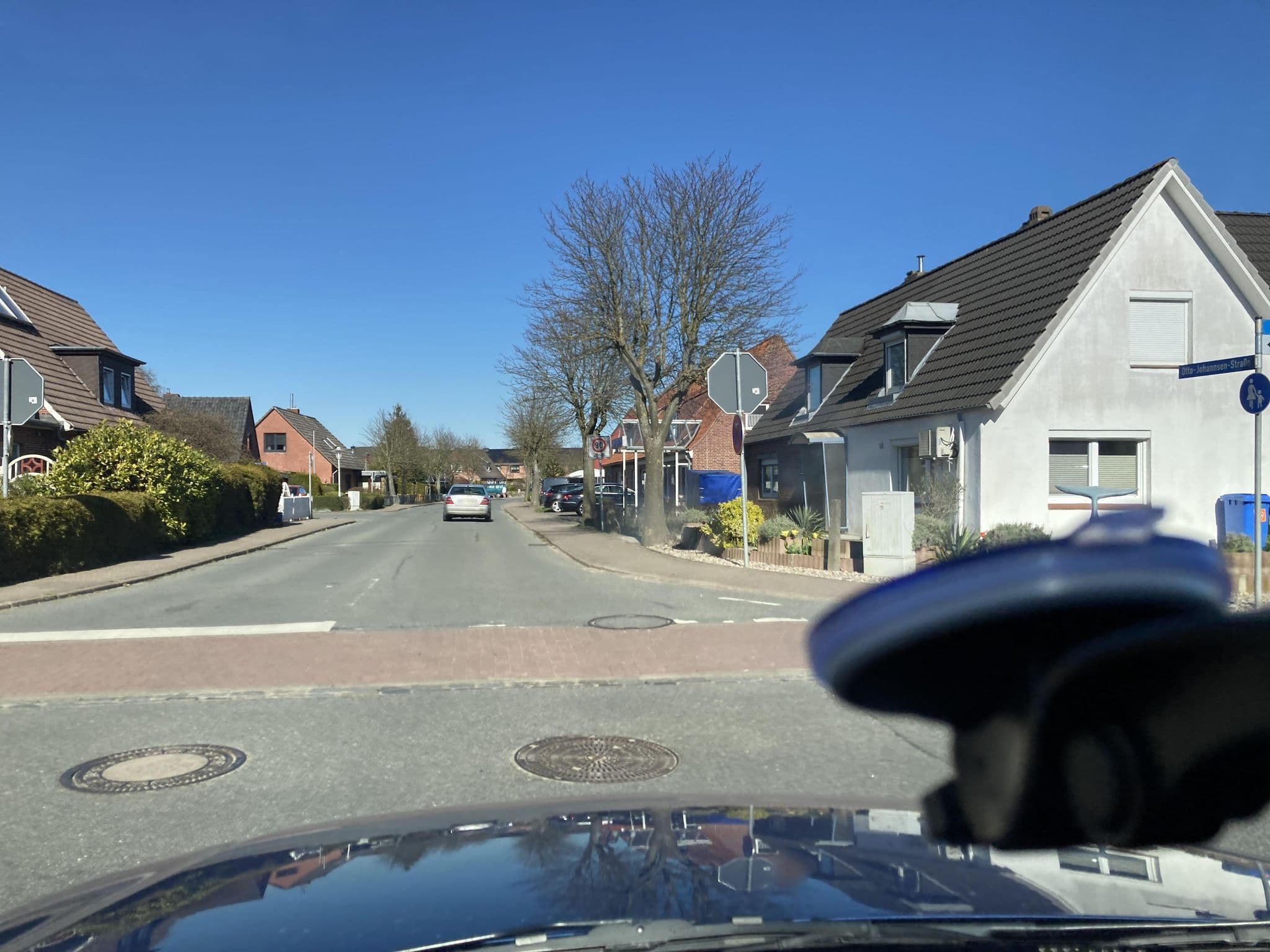 Street view near Gästehaus zur Brandung Brandt, Helga und Horst, Büsum — © robffm (CC BY-SA · Mapillary)